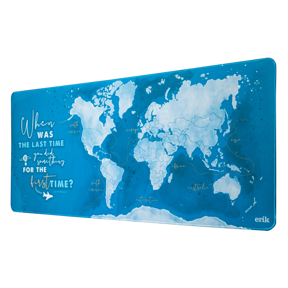 Blaues Mousepad mit Weltkarte und dem Text 'When was the last time you did something for the first time?'