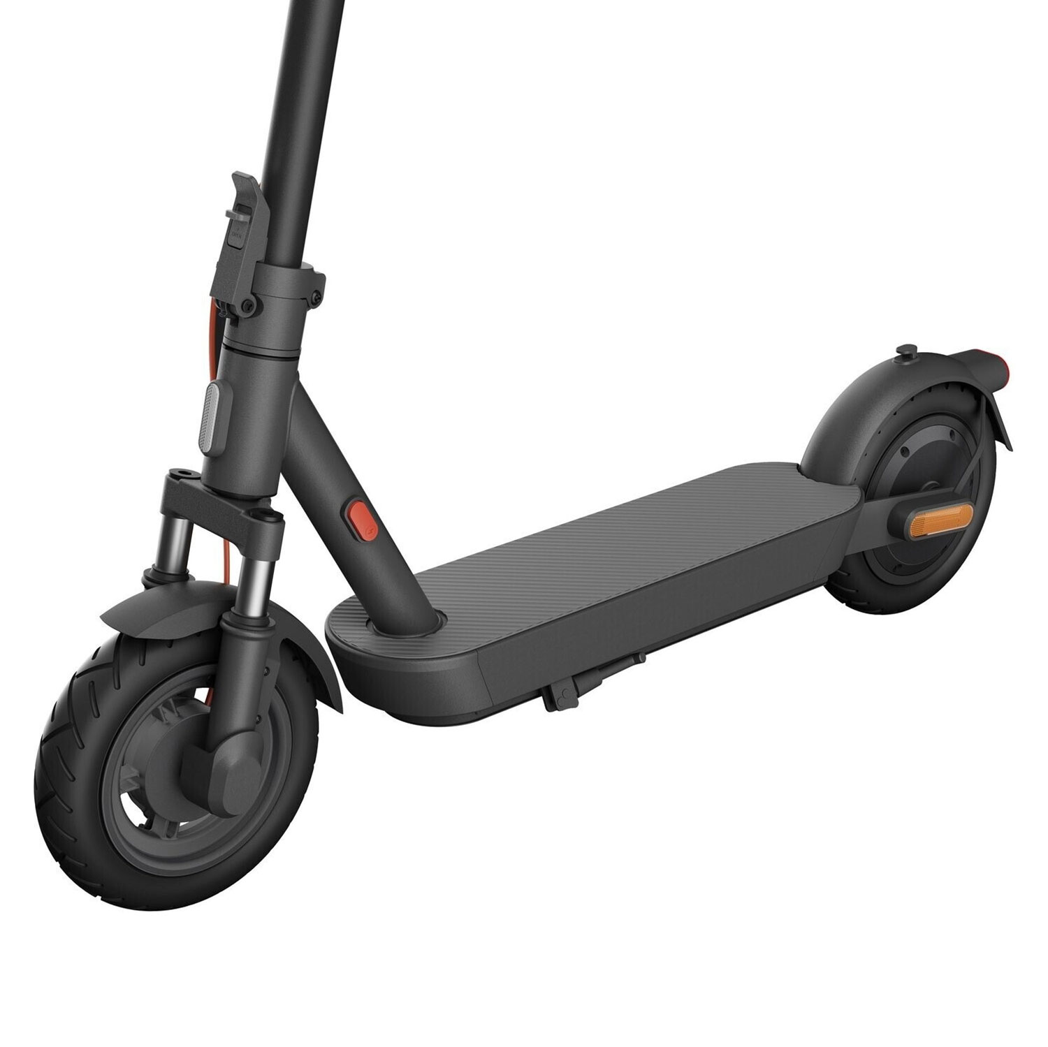 Czarna hulajnoga elektryczna stoi na białej powierzchni, prezentując swoją ramę, koła i konstrukcję kierownicy.