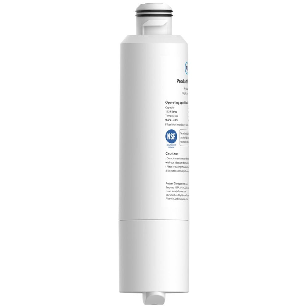 Ein weißer Wasserfilter mit Etiketten, Spezifikationen und einem NSF-Siegel.