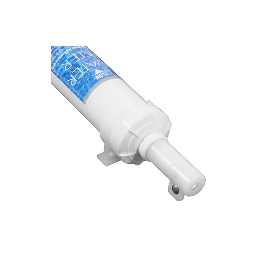 Nahaufnahme eines weißen Wasserfilters mit dem Wort WATER sichtbar. Weißer Hintergrund.