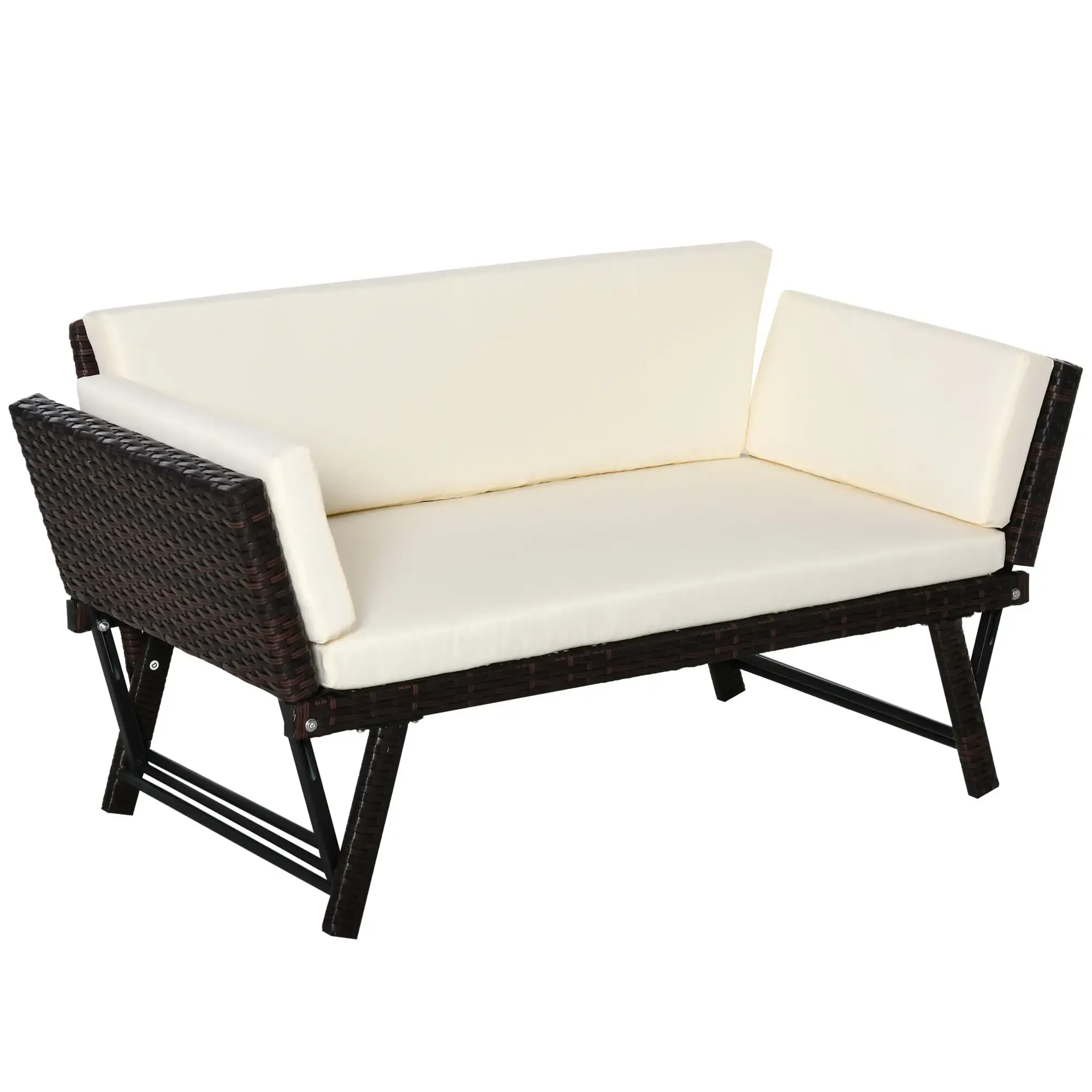 Outdoor-Sofa mit weißem Kissen und braunem Korbgeflechtrahmen. Auf weißem Hintergrund platziert.