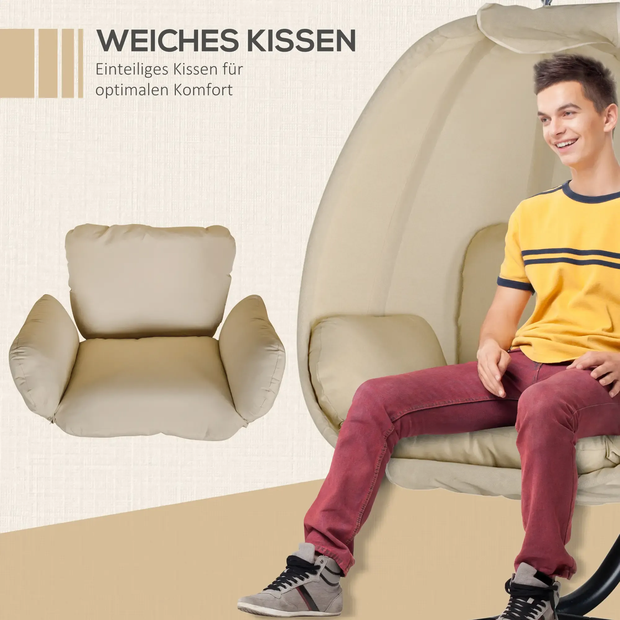 Mann sitzt in einem beigen Hängestuhl. Der Stuhl hat ein weiches Kissen. Er trägt ein gelbes Hemd und rote Hose.