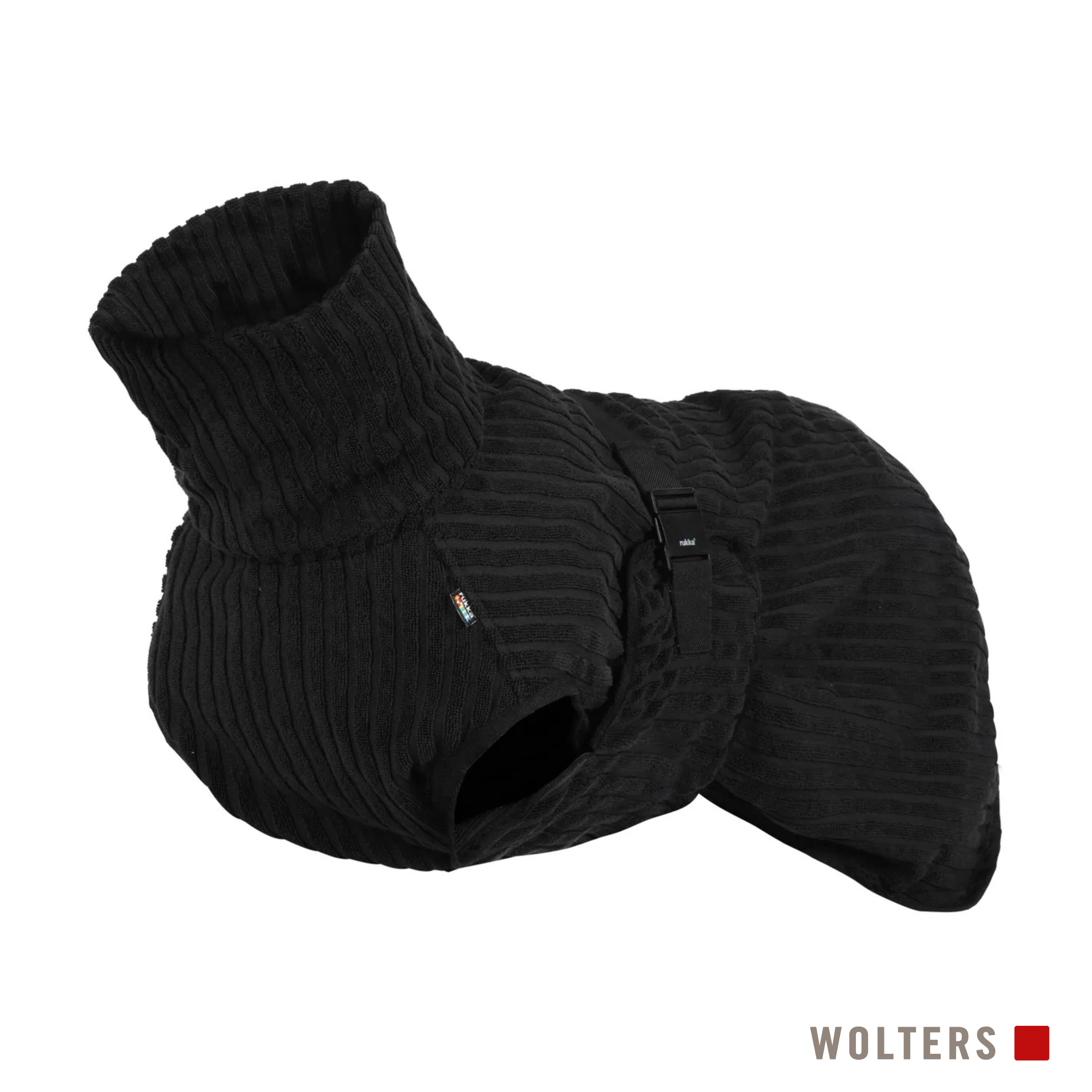 Schwarzer Hundemantel, gefaltet. Es ist ein geripptes Material mit Loch für den Hals. Wolters Logo sichtbar.