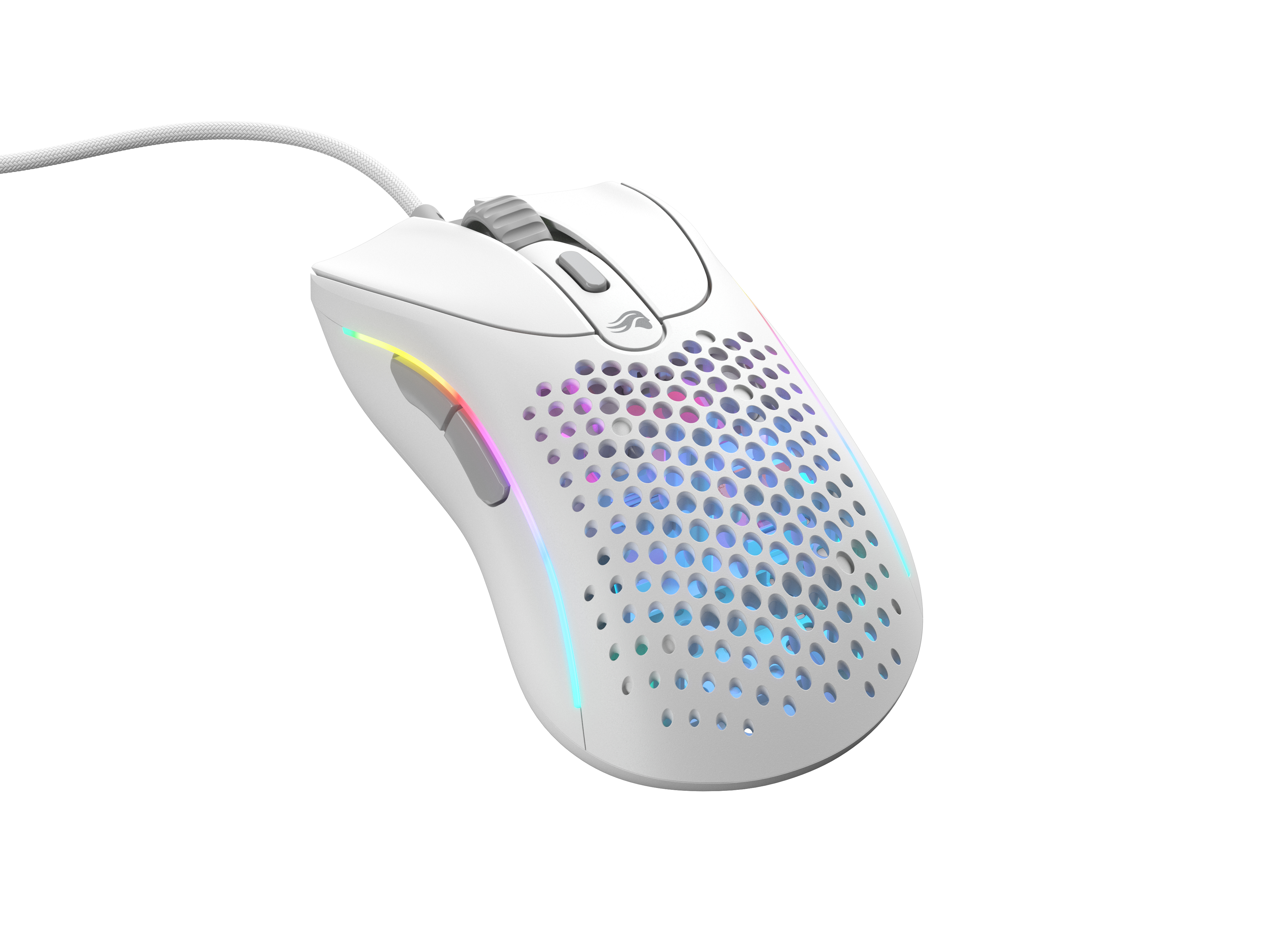 Un mouse da gioco bianco con cavo. Il mouse ha luci colorate e un design a nido d'ape.