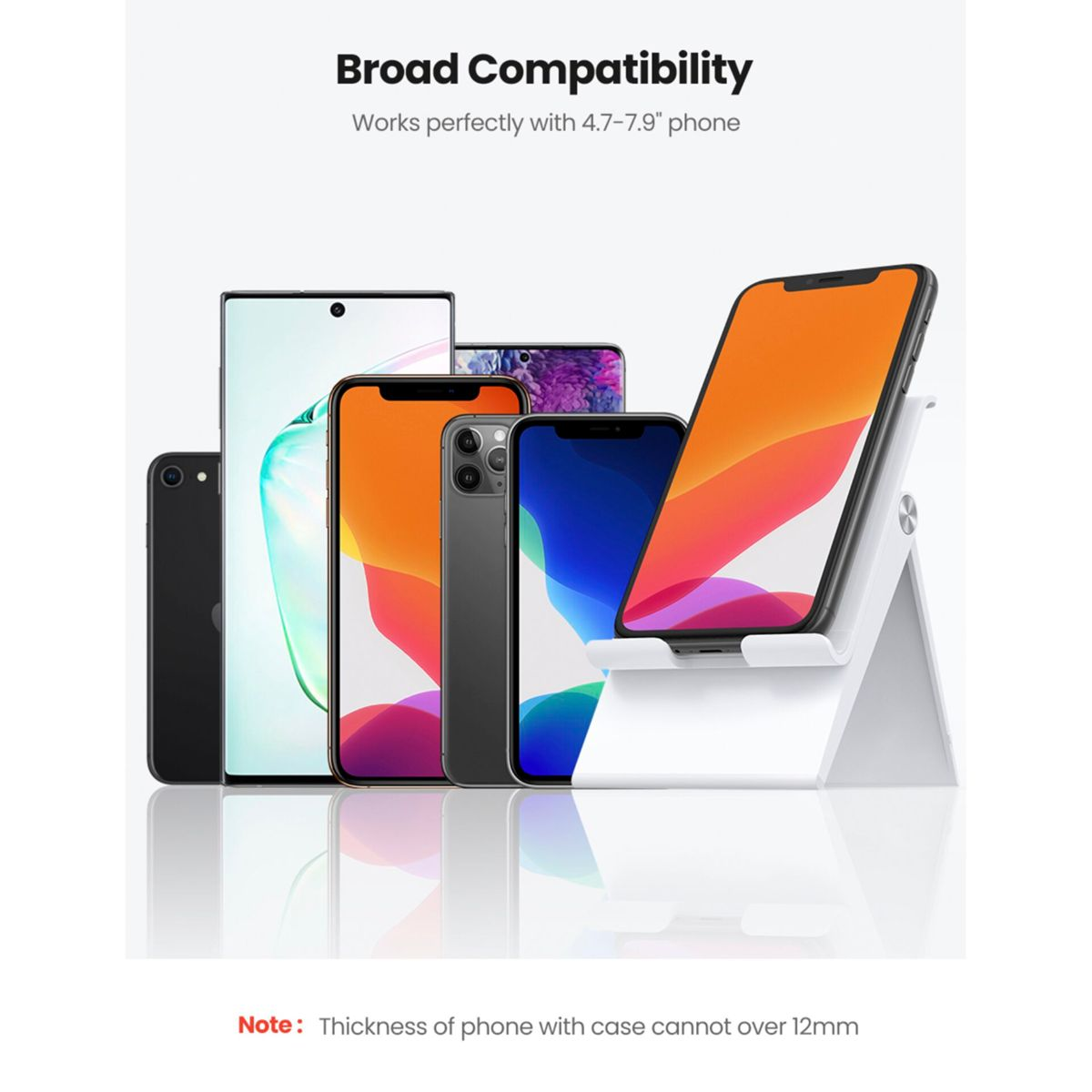 Verschiedene Smartphones auf einem weißen Ständer, die breite Kompatibilität zeigen.