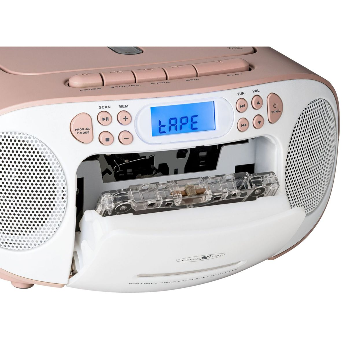 Nahaufnahme eines rosa-weißen Radiorekorders mit einer Tonbandkassette im offenen Fach.