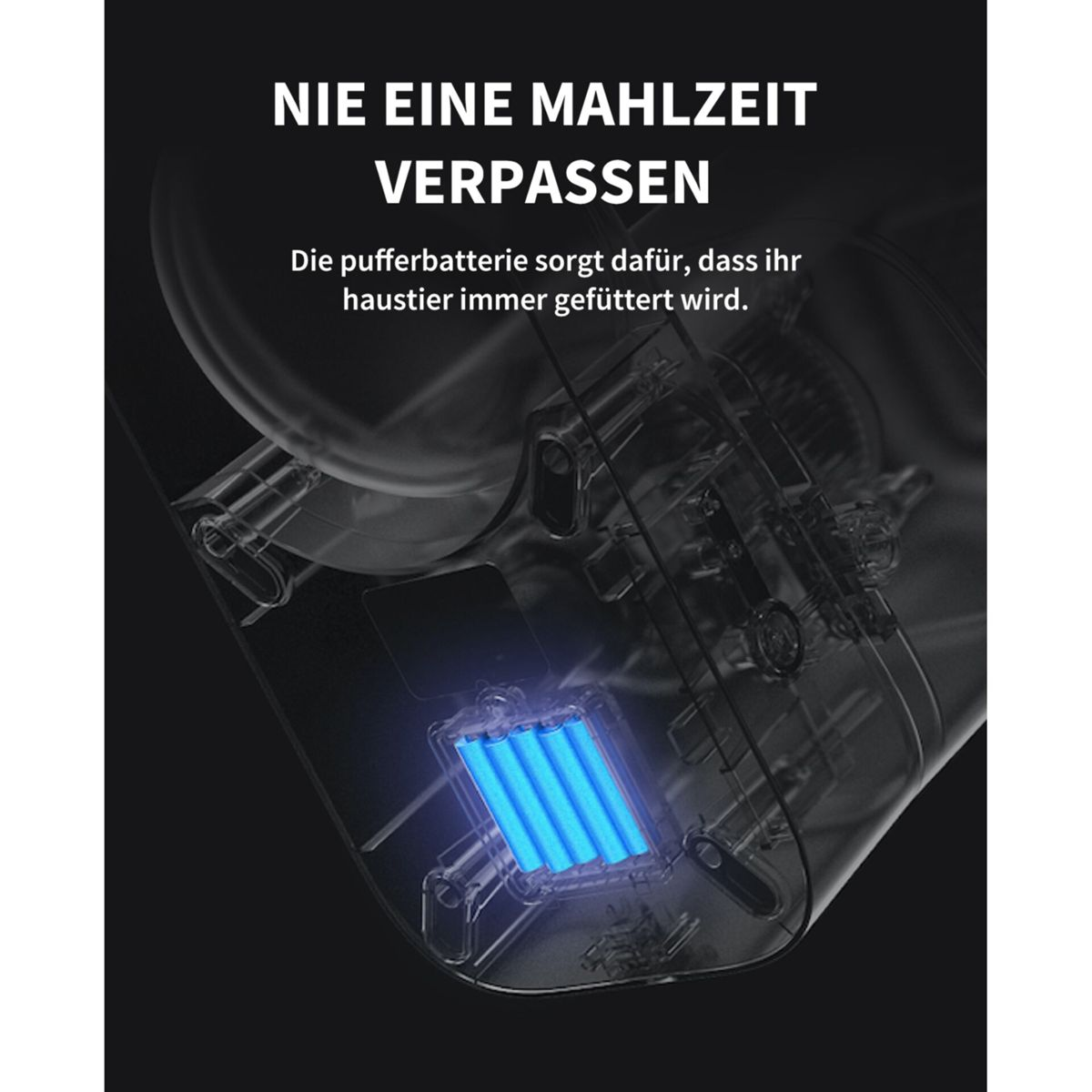 Urządzenie z tekstem "Nigdy nie przegap posiłku" i baterią, używane do karmienia zwierząt. Ciemne tło.
