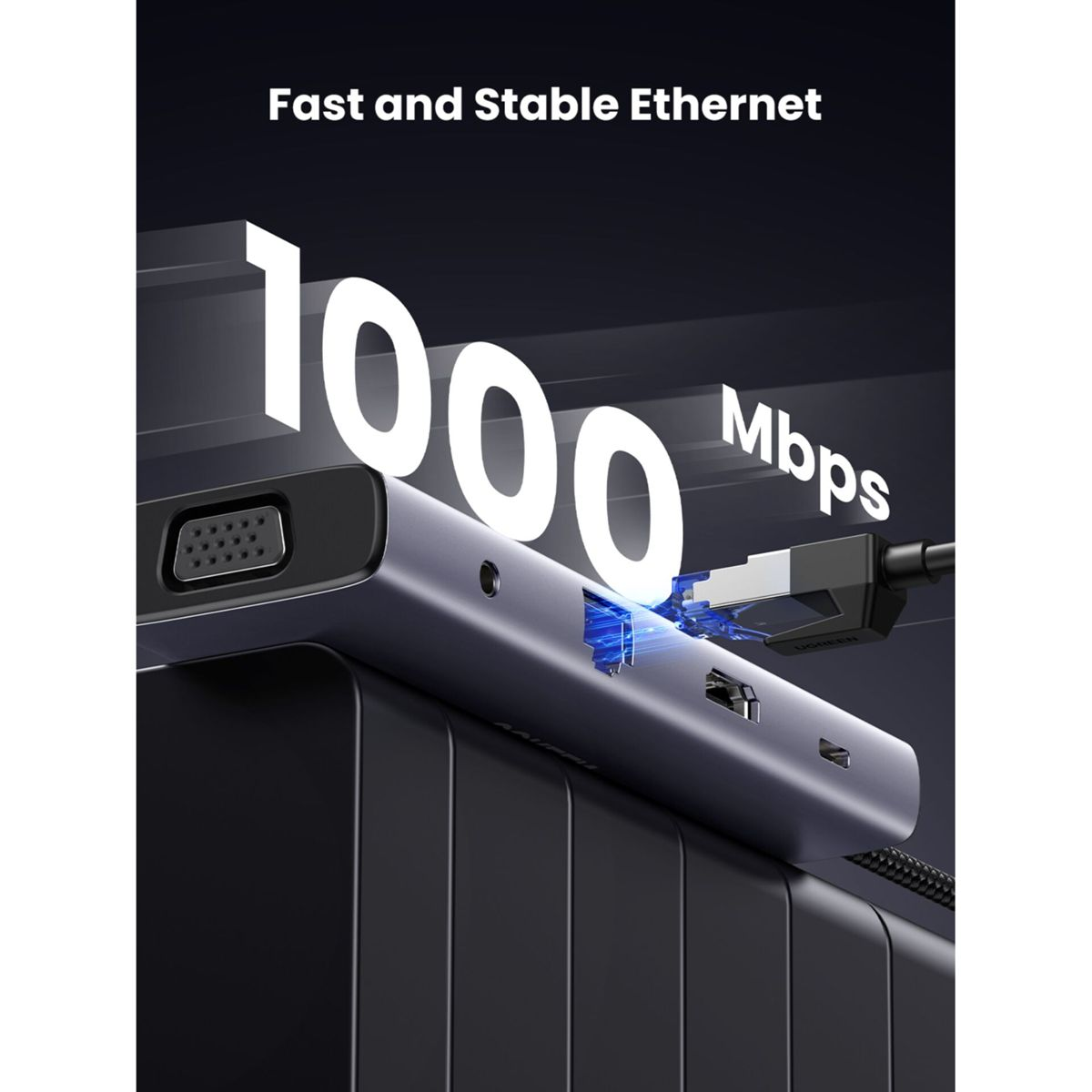 Szary hub z portami, kabel z wtyczką i napis "1000 Mbps" widoczne na ciemnoniebieskim tle.