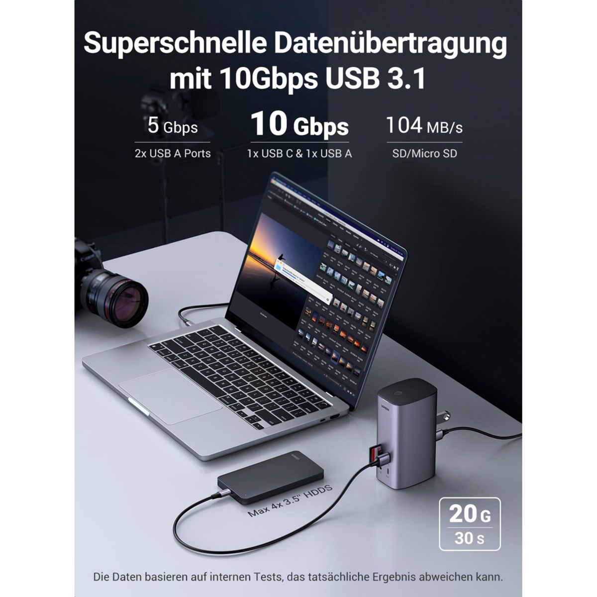 Laptop podłączony do koncentratora z różnymi portami. Inne urządzenia są również podłączone do koncentratora.