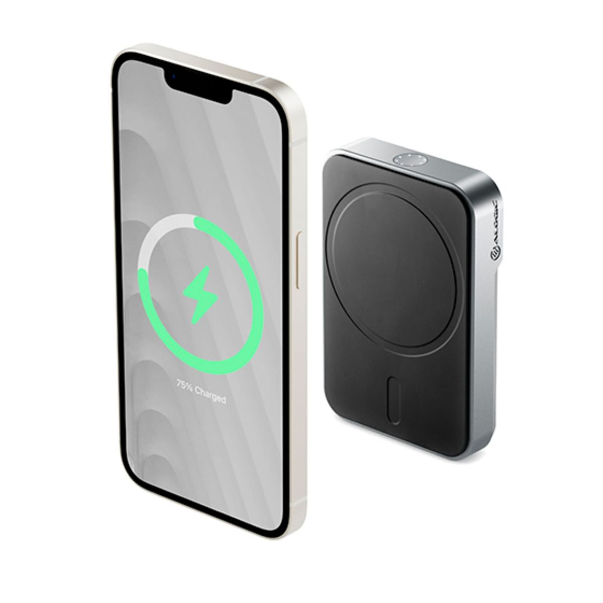 Un iPhone si carica in modalità wireless accanto a un power bank argentato. Il telefono mostra 75% di carica.
