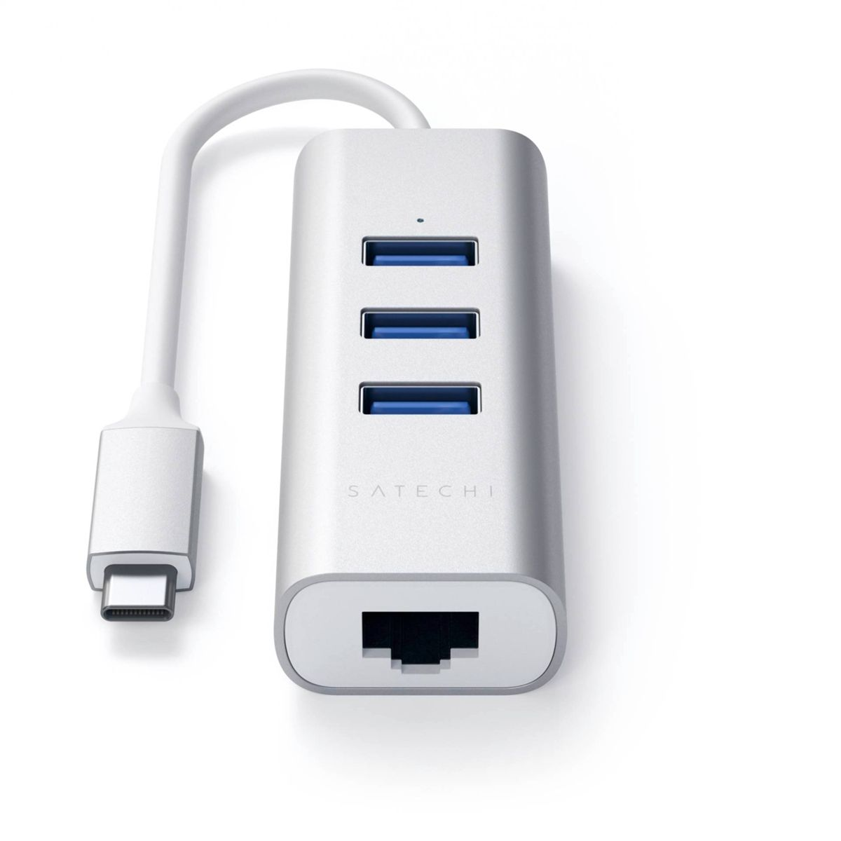 Hub USB-C argentato con tre porte USB e porta Ethernet. Cavo bianco con connettore USB-C.
