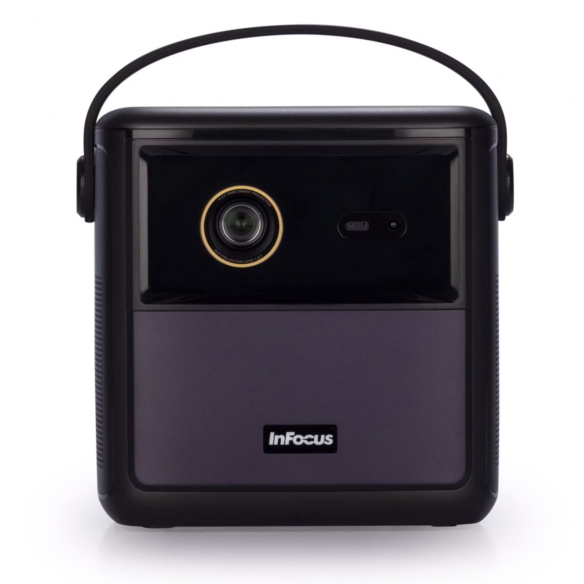 Czarny projektor z uchwytem. Logo InFocus. Białe tło.