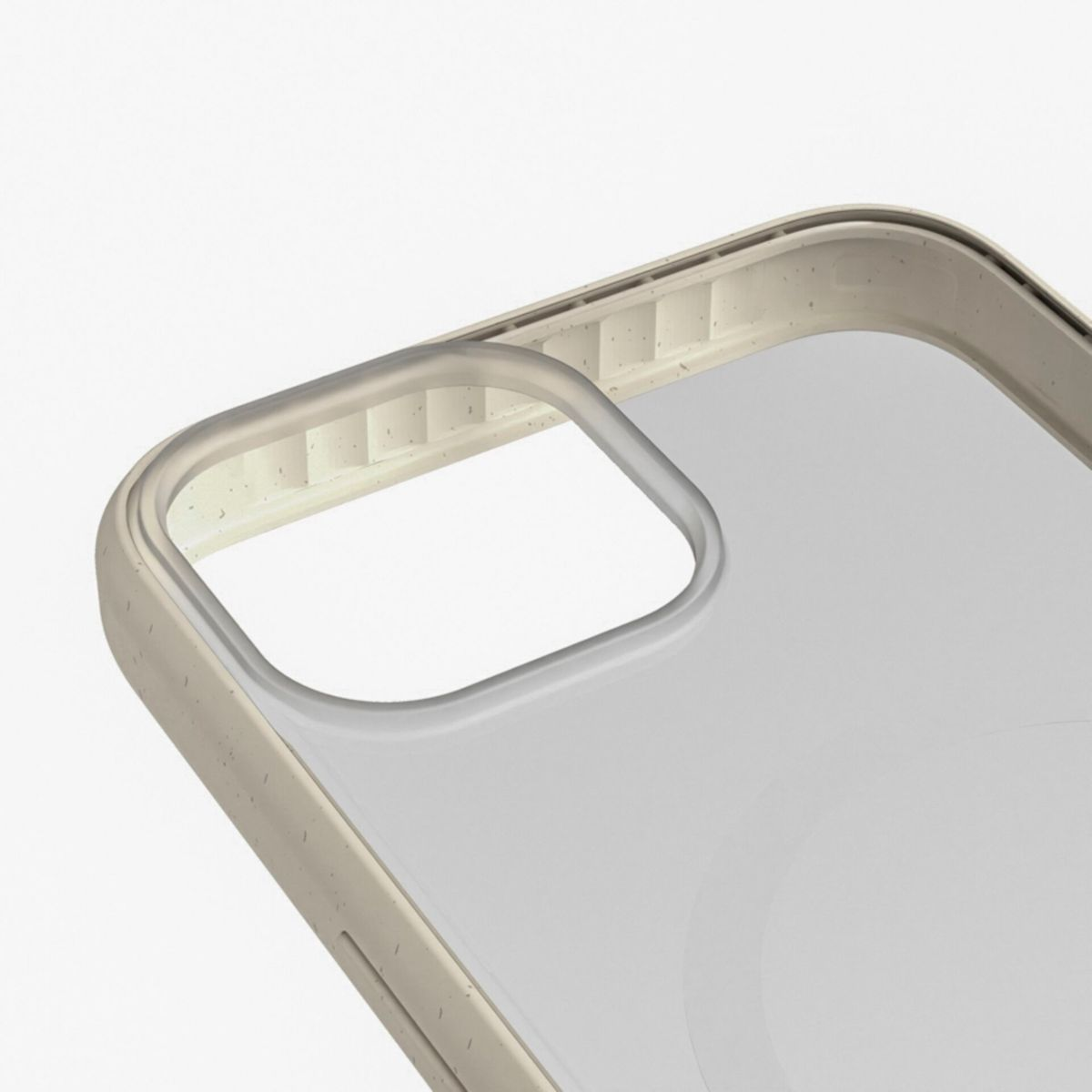 Nahaufnahme der Ecke einer Handyhülle. Die Hülle ist beige mit einem transparenten Bereich für die Kamera.