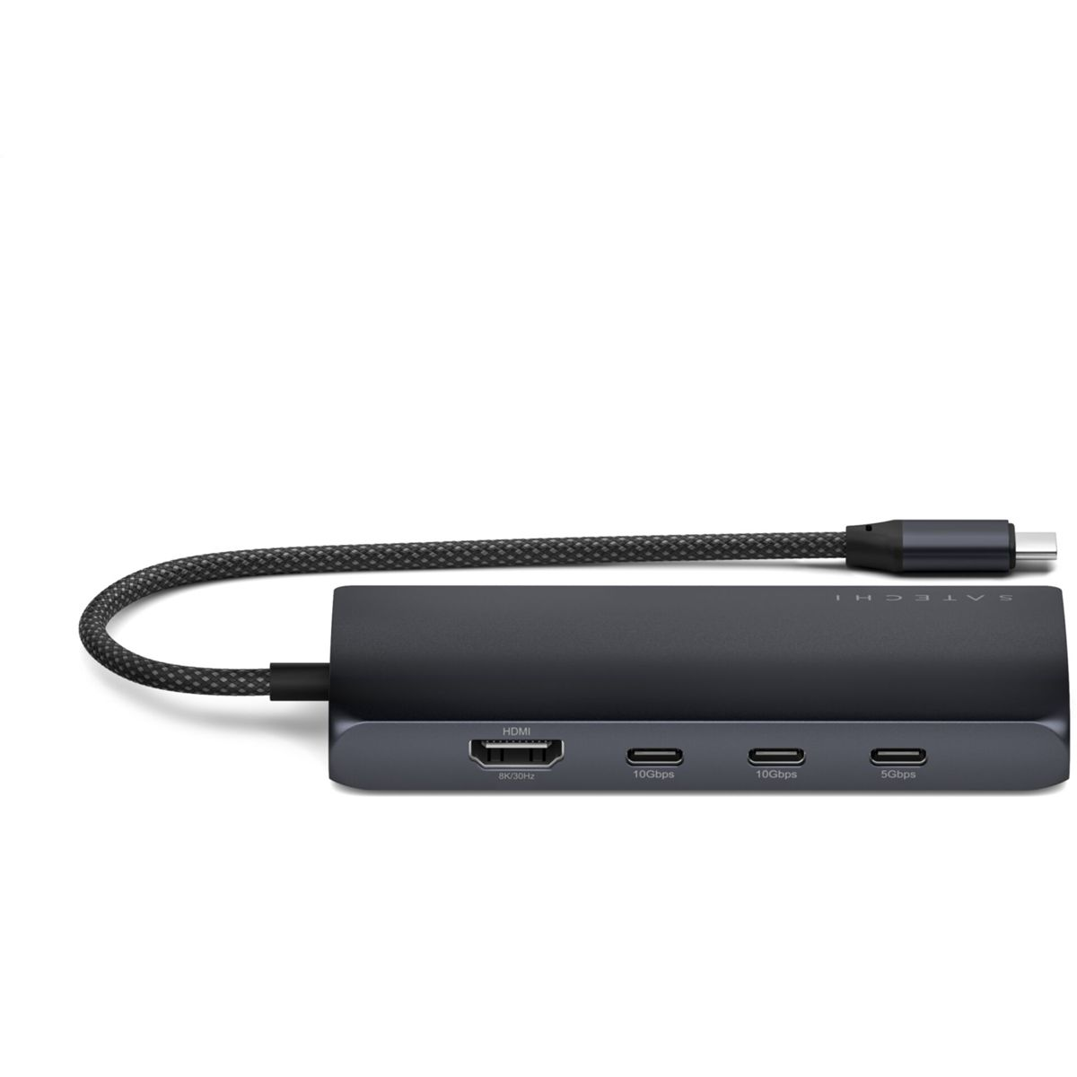 Hub Satechi negro con puertos HDMI y USB, conectado por cable negro.