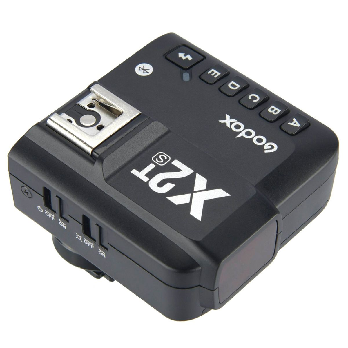 Disparador de flash Godox X2T-S negro, vista en ángulo, con botones y pantalla, sobre blanco.