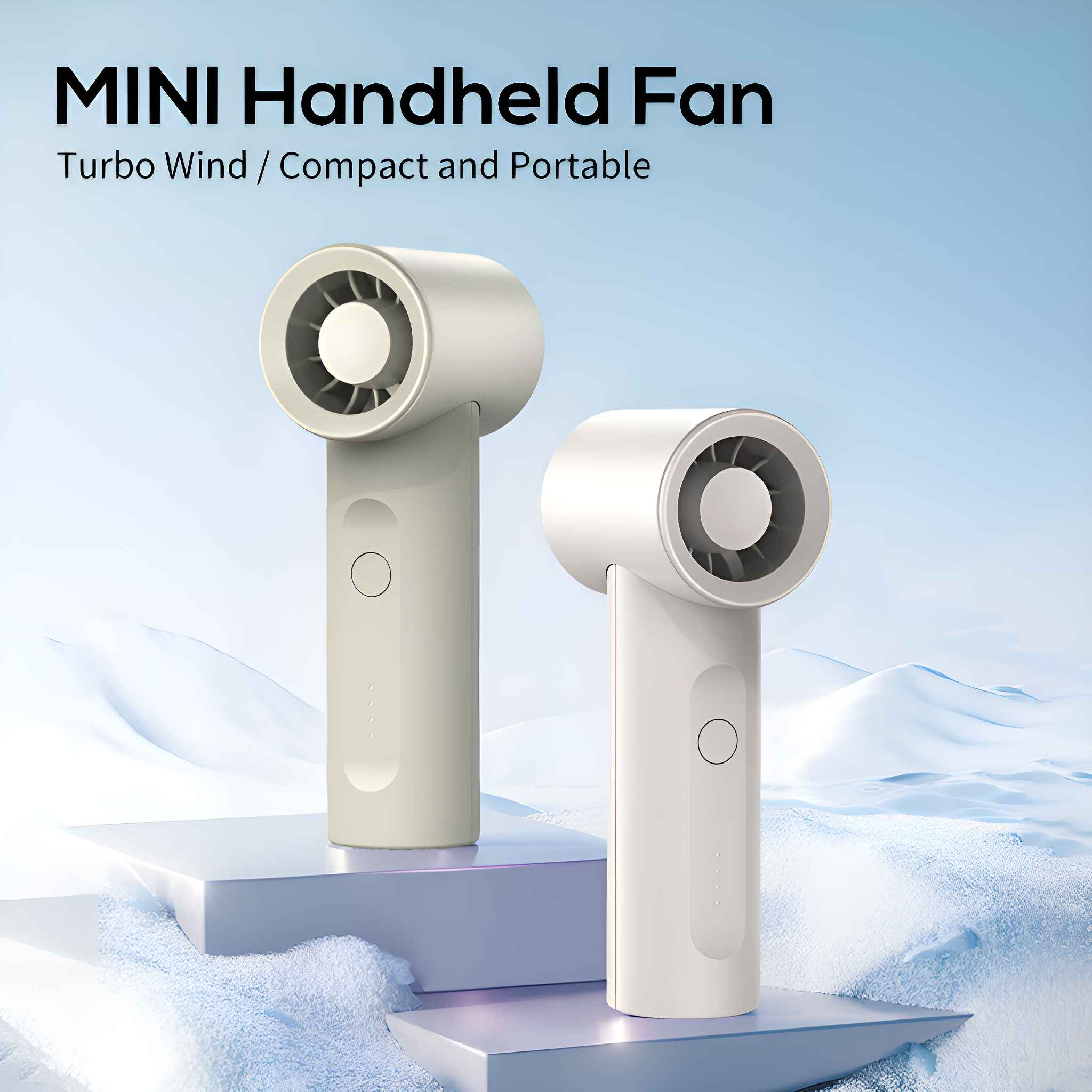 Zwei weiße Handventilatoren auf einer Plattform. Text sagt: "MINI Handventilator" und "Turbo Wind / Compact and Portable".