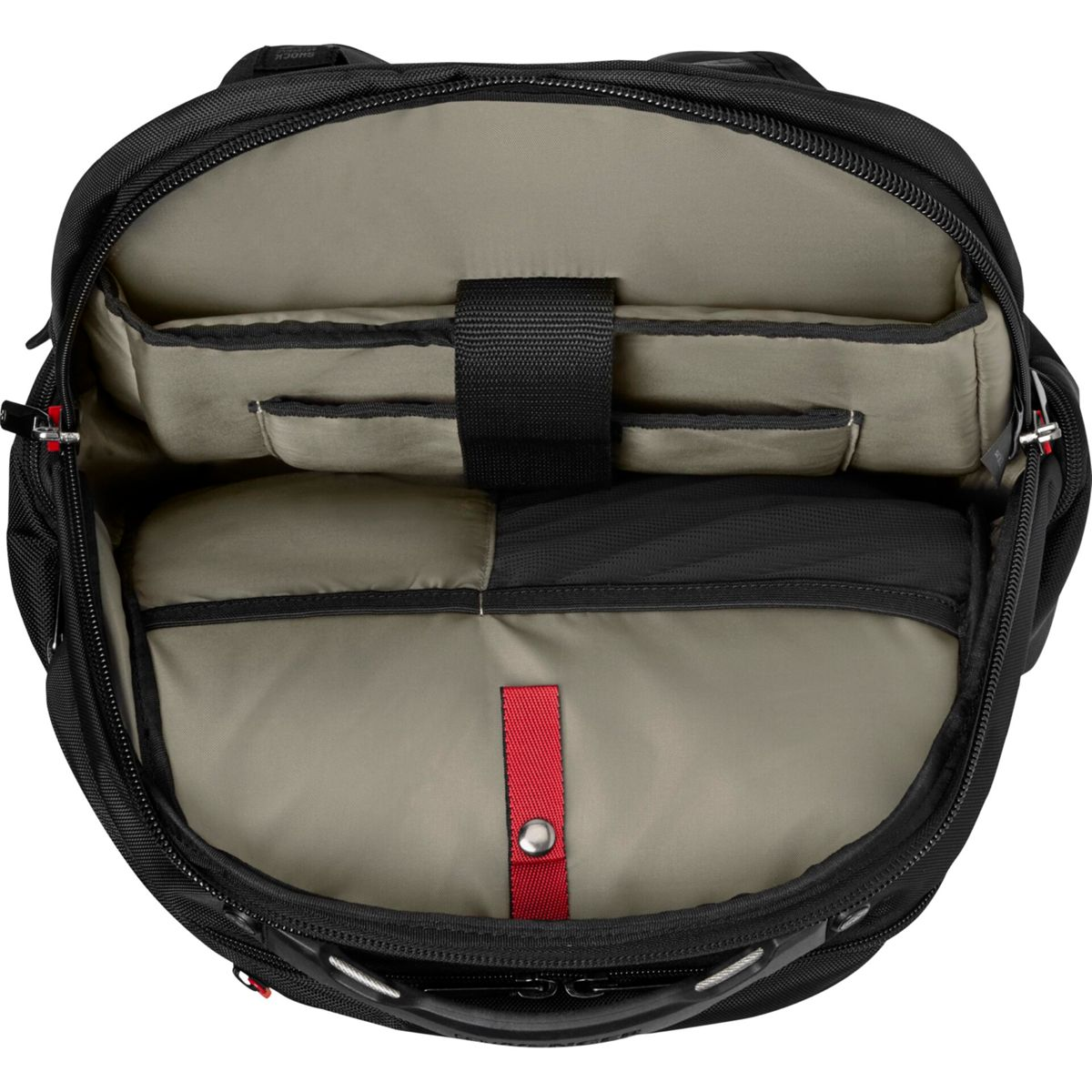 Offene Draufsicht auf das Innere eines schwarzen Rucksacks. Enthält Fächer und einen roten Riemen.