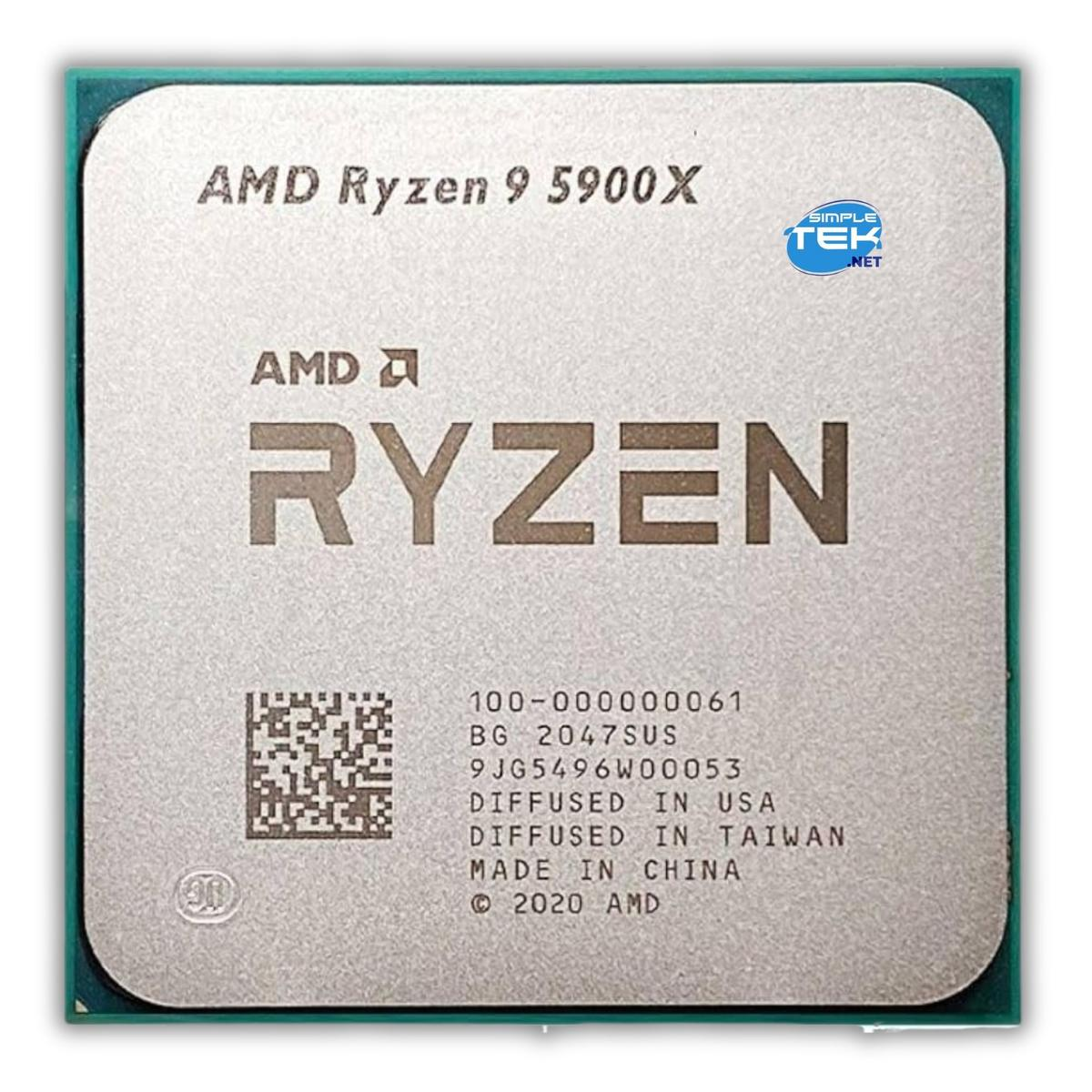Una CPU plateada con la etiqueta AMD Ryzen 9 5900X y el logotipo de Simple Tek. Sobre un fondo blanco.