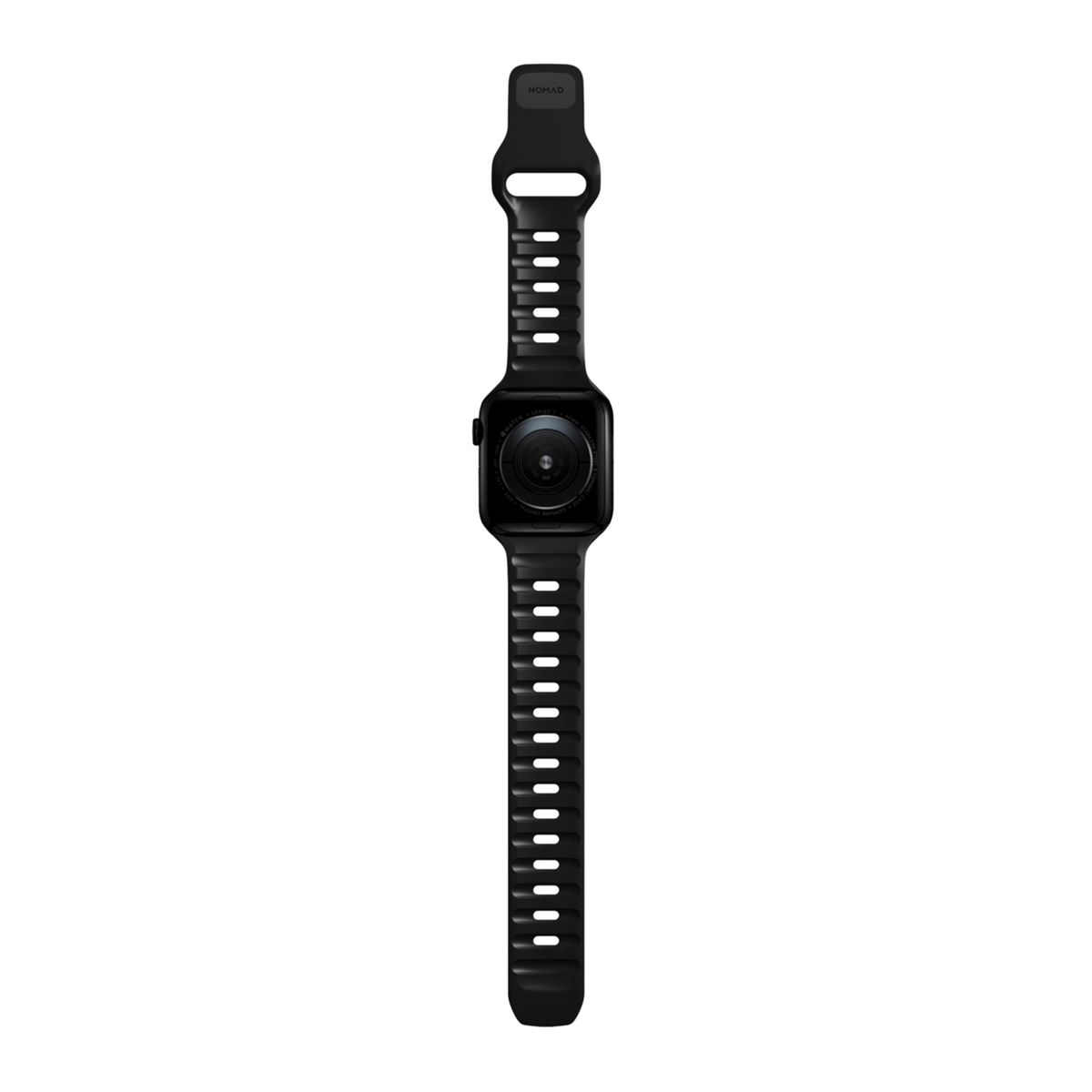 Schwarzes Uhrenarmband und Uhr. Das Band hat das Wort 'NOMAD' und Schlitze zur Anpassung.