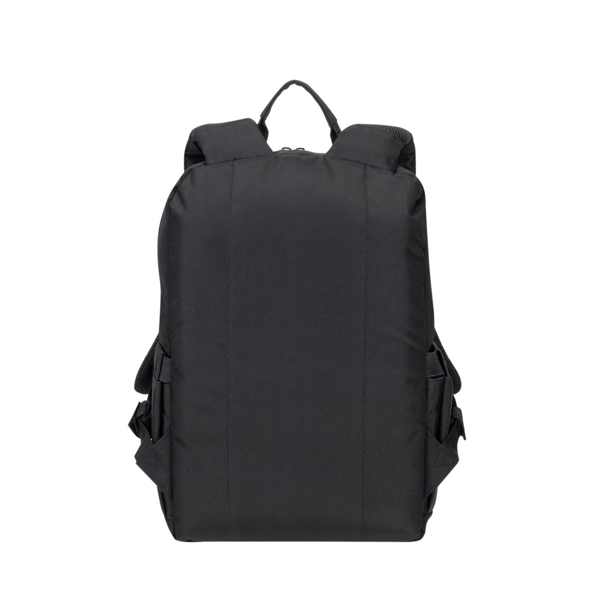 Ein schwarzer Rucksack mit mehreren Taschen. Er hat einen Griff und Schultergurte.