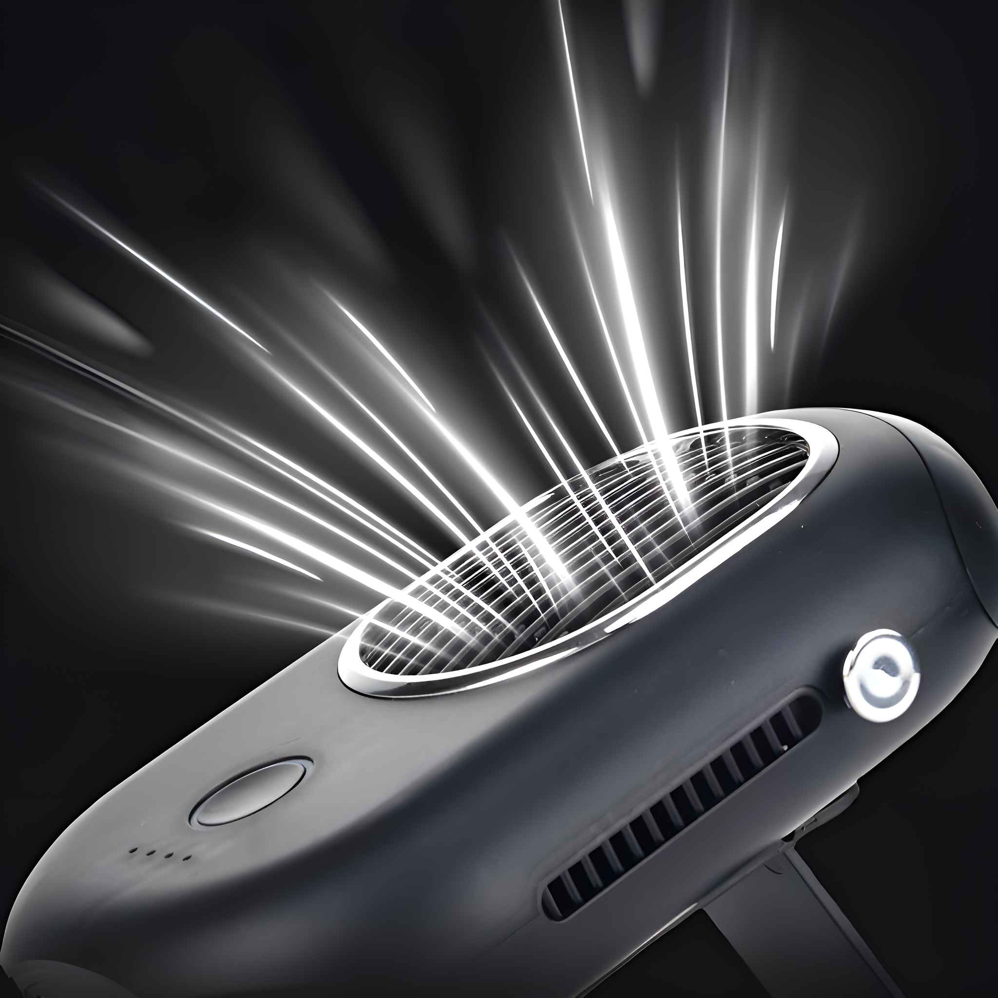Schwarzer persönlicher Ventilator mit silberner Zierleiste, der helle, weiße Lichtstrahlen nach oben aussendet. Dunkler Hintergrund.
