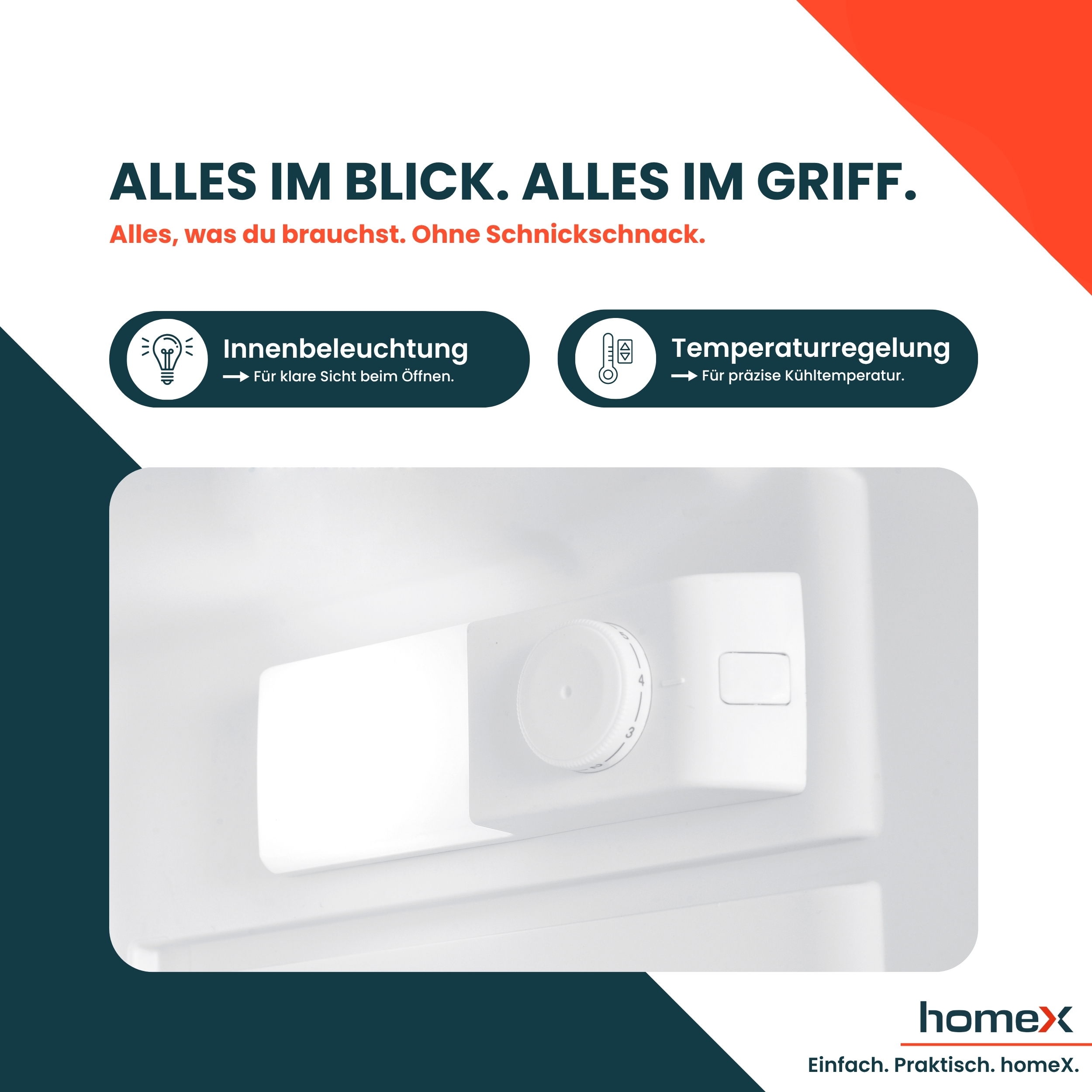 Innenraum des Kühlschranks mit weißem Temperaturregler und Lichtknöpfen auf blau-weißem Hintergrund.