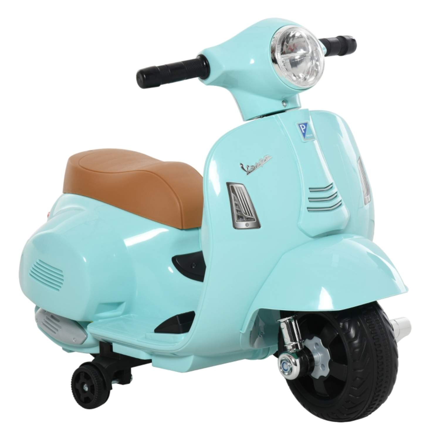 Ein hellblaues Vespa-Motorroller-Spielzeug mit braunem Sitz und Stützrädern auf weißem Hintergrund.
