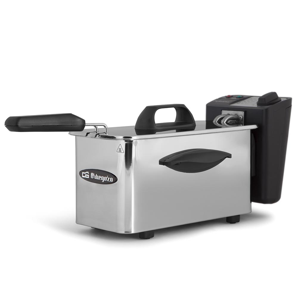 Srebrna frytownica z czarnym uchwytem i elementami sterującymi na białym tle. Widoczna nazwa marki.