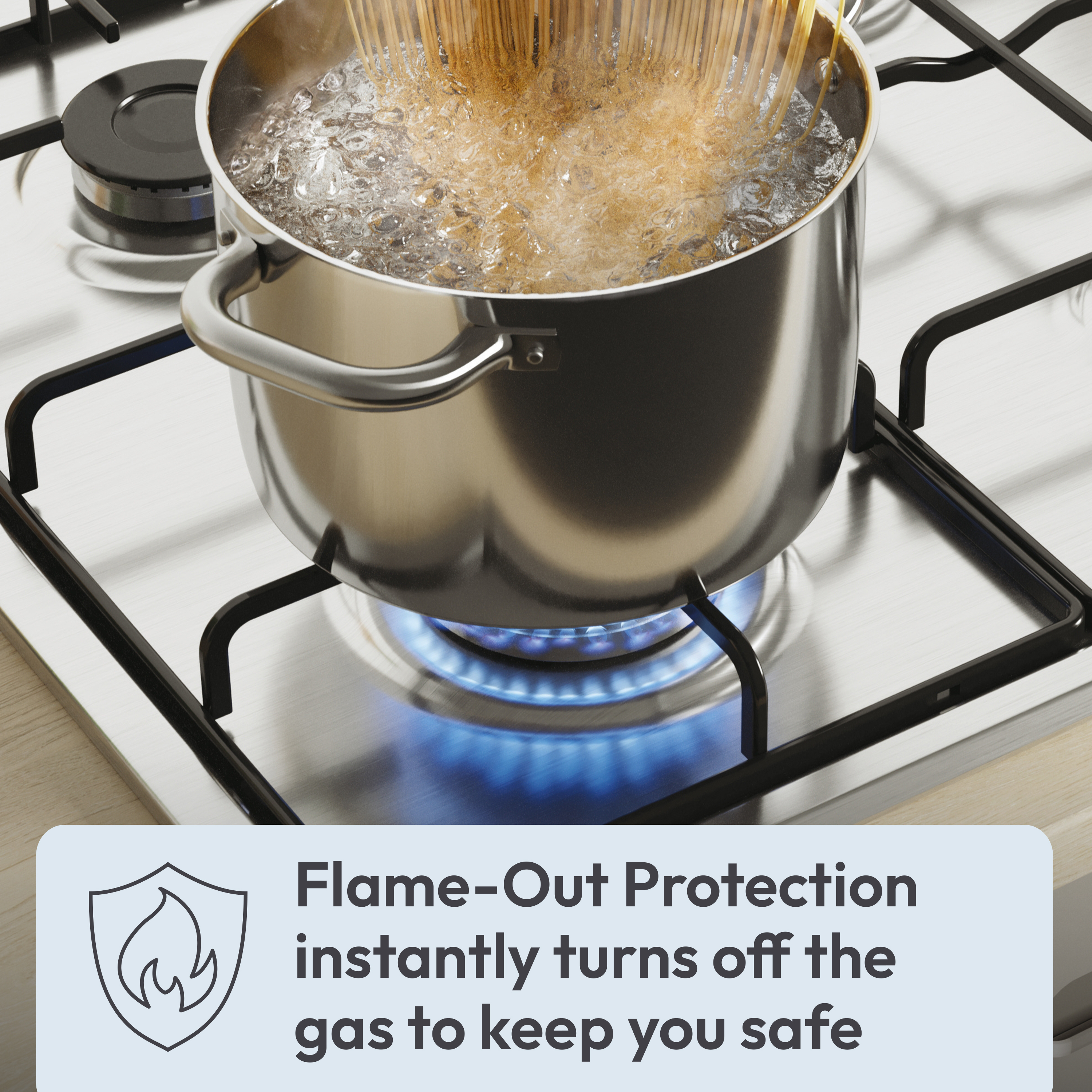 Garnek z wrzącą wodą i makaronem na kuchence. Nakładka tekstowa mówi 'Flame-Out Protection'.