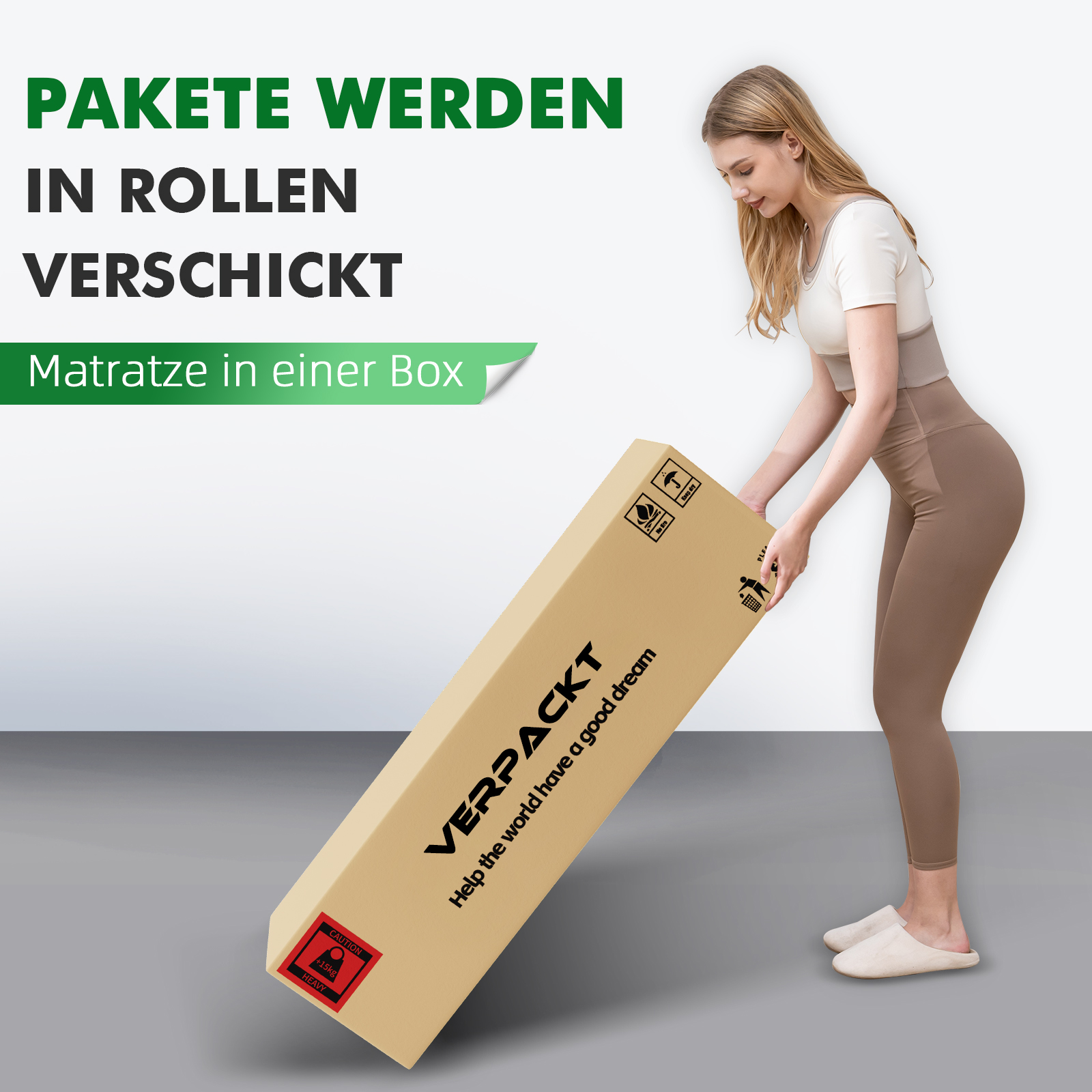 Eine Frau hebt einen Matratzenkarton an. Der Text lautet: 'Pakete werden in Rollen verschickt'. Auf der Box steht 'VERPACKT'.
