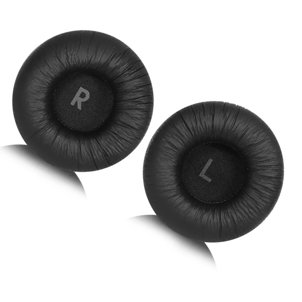 Dwie czarne poduszki na uszy z literami 'R' i 'L', oznaczającymi prawą i lewą stronę, na białym tle.