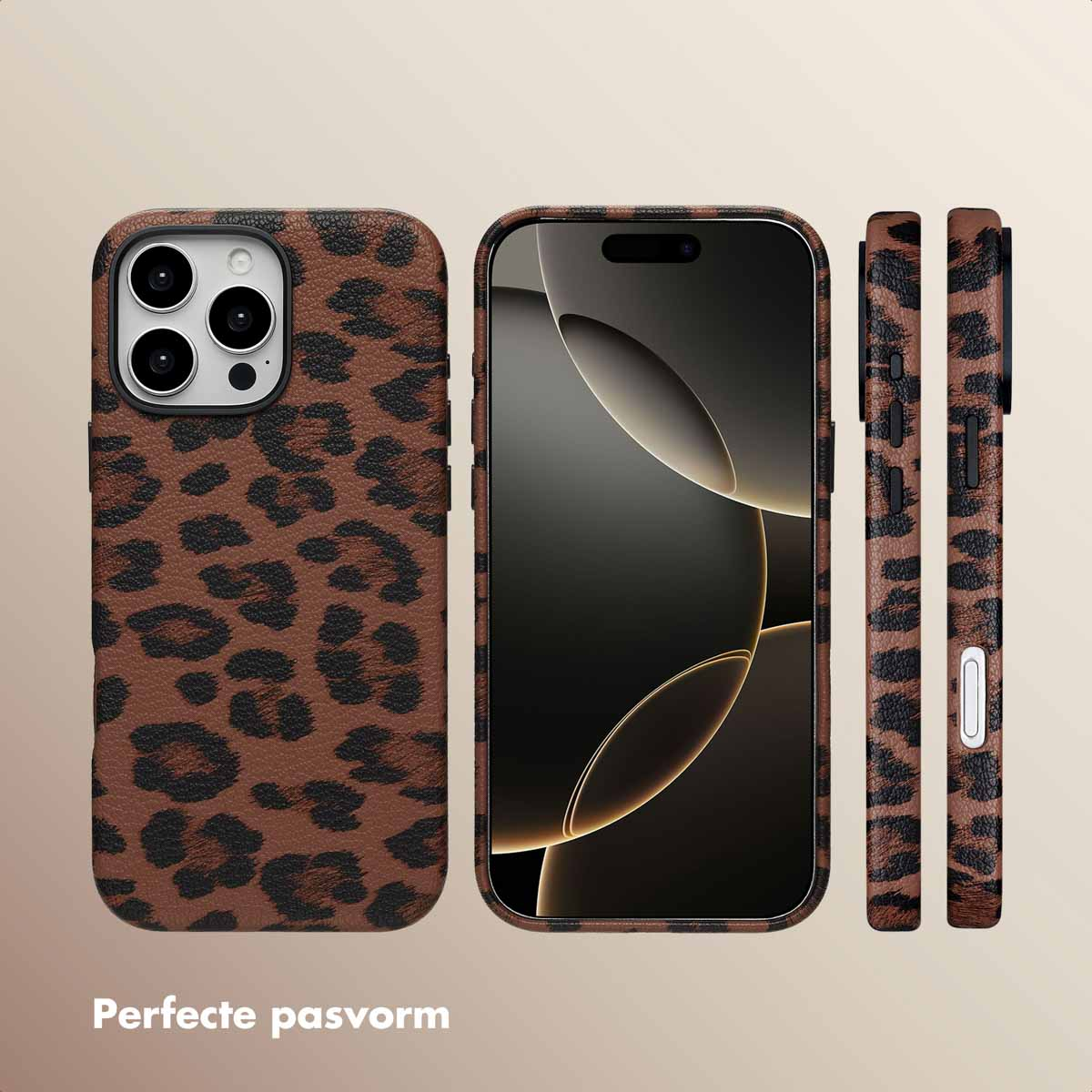 Drie weergaven van een telefoon in een luipaardprint hoesje. De telefoon heeft drie camera's en het hoesje is bruin en zwart.