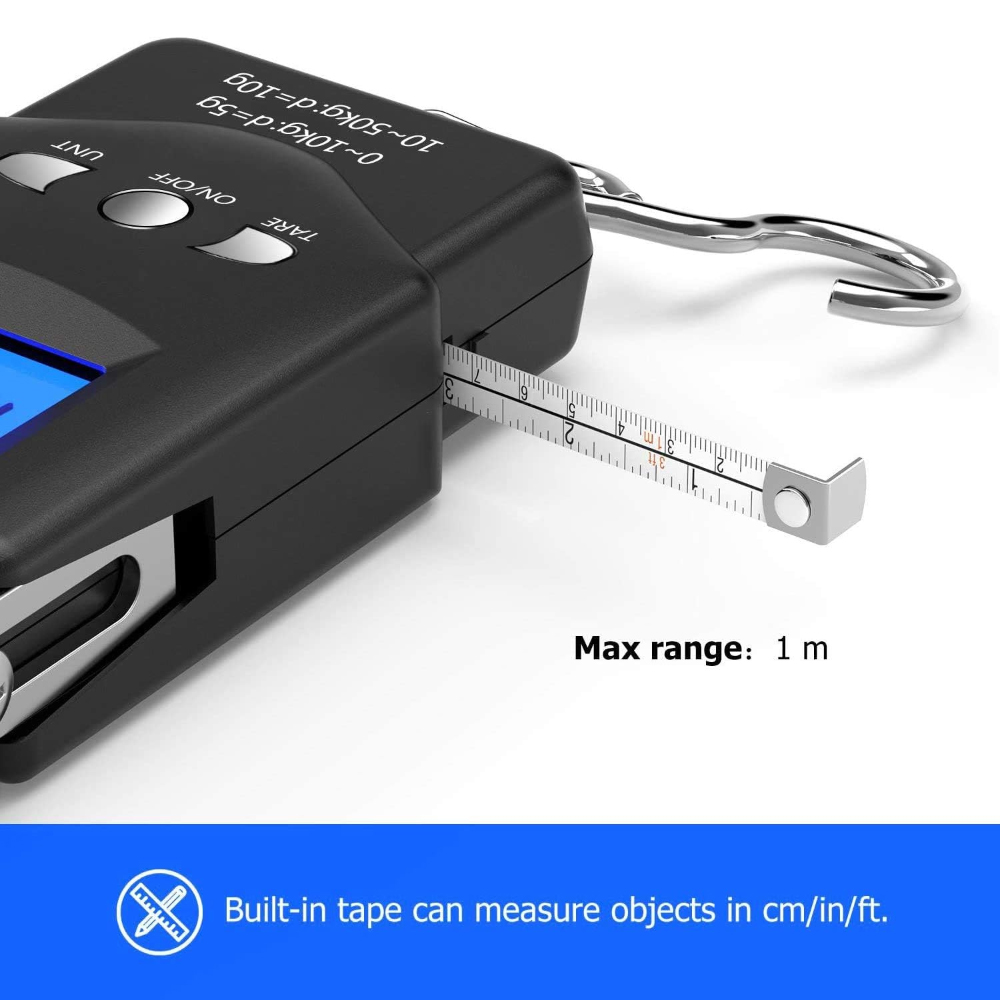 Schwarze digitale Gepäckwaage mit Maßband. Die Waage zeigt das Gewicht an und ist schwarz.