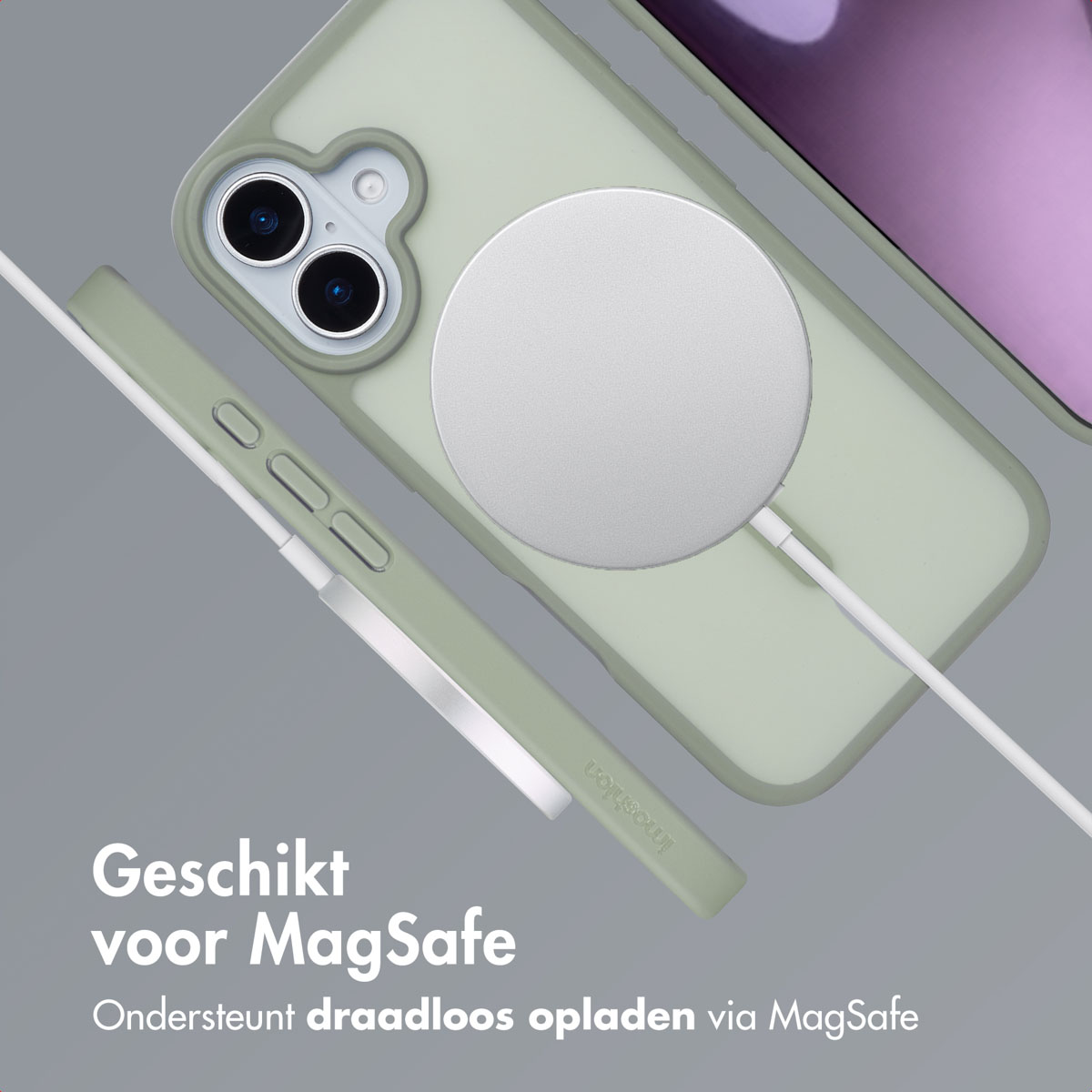 Een telefoonhoesje en oplader met MagSafe. De hoes is lichtgroen, de oplader is zilver.