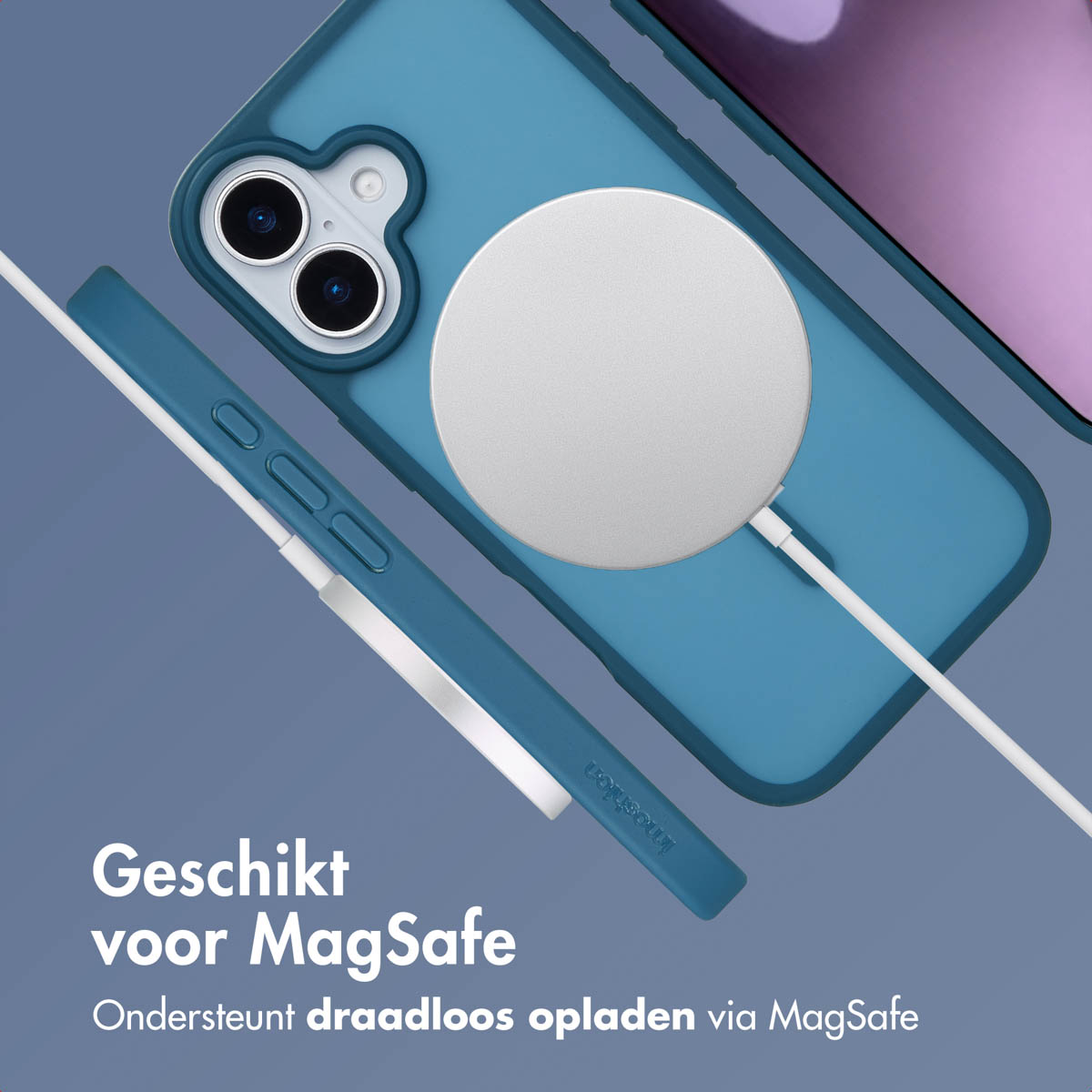 Een telefoonhoesje en telefoon met een oplaadpad. De hoes is teal met een witte oplaadpad en een witte kabel.