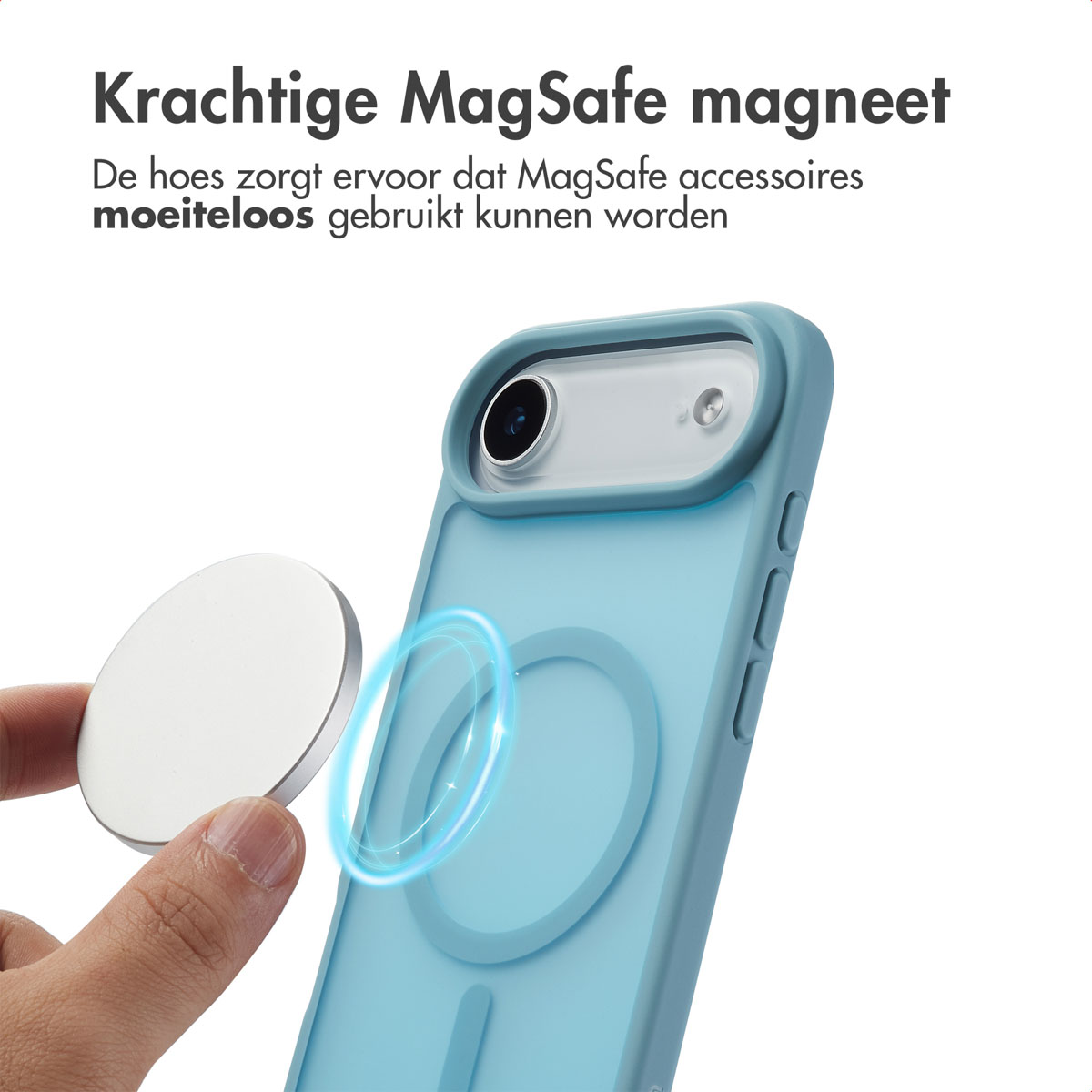 Een hand die een witte cirkel vasthoudt in de buurt van een telefoon in een blauwgroene hoes. De hoes heeft een cirkel.