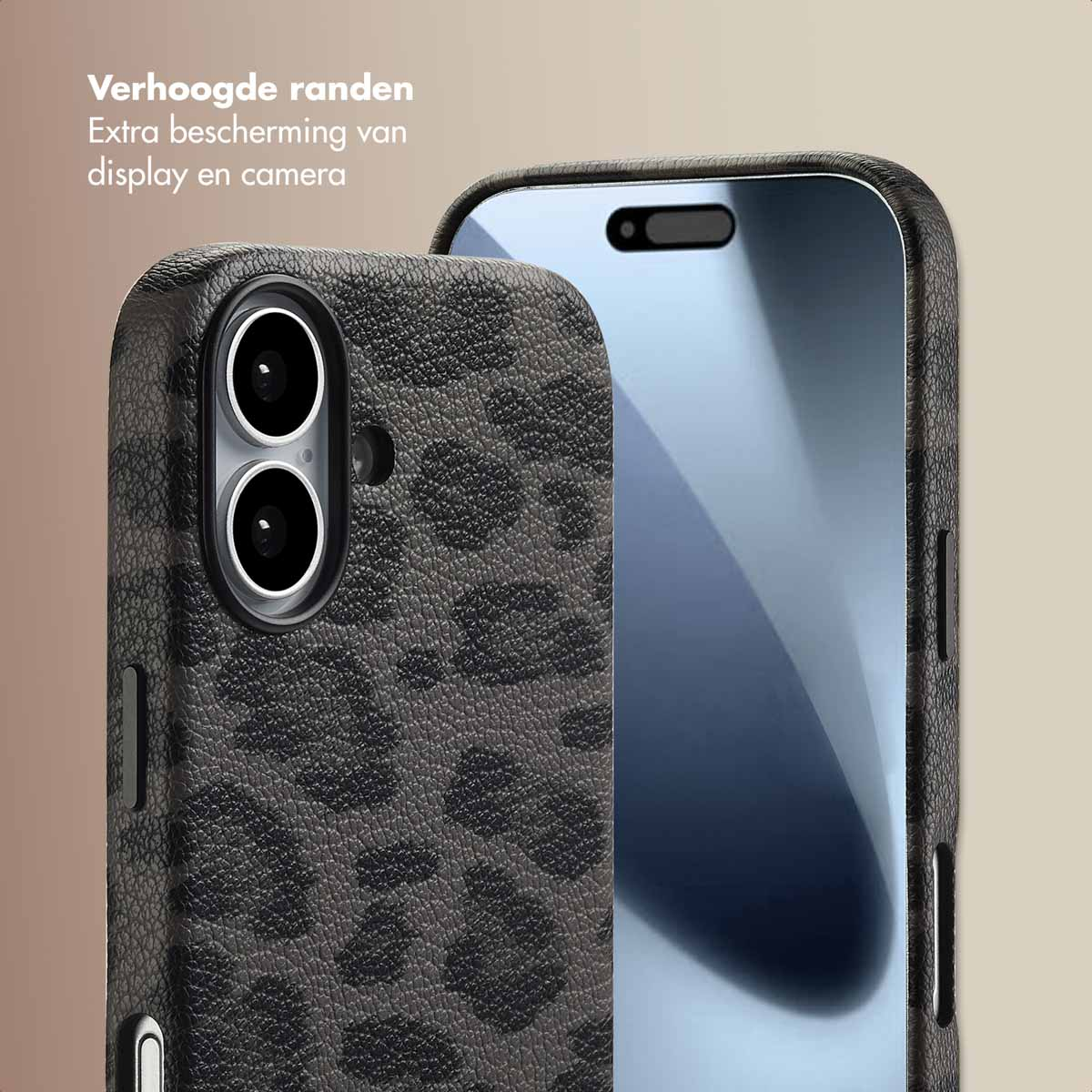 Close-up van een telefoonhoesje met luipaardprint met opstaande randen voor extra camera- en schermbescherming.