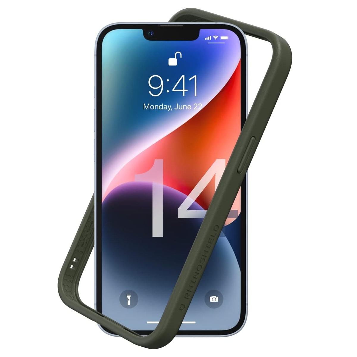 Un iPhone con una custodia, lo schermo del telefono mostra l'ora e la data.