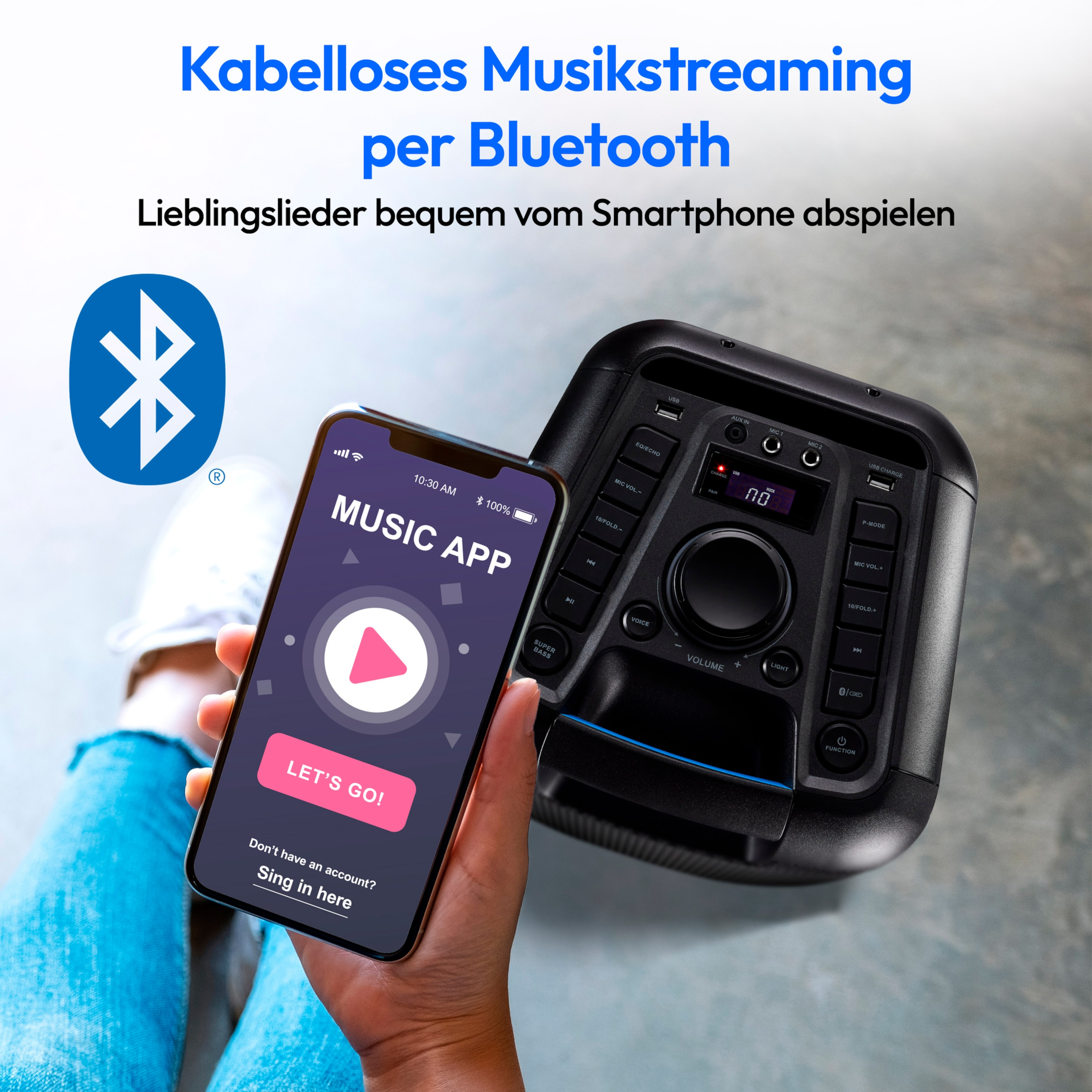 Una persona tiene in mano un telefono con un'interfaccia di app musicali, accanto a un altoparlante con Bluetooth abilitato.