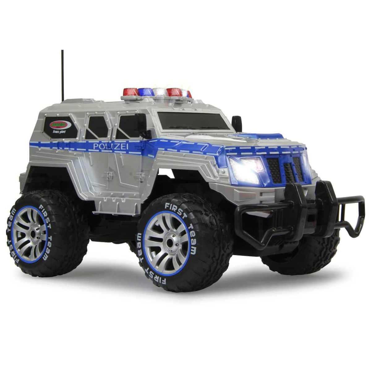 Ein silberner und blauer Polizeiwagen mit Lichtern, großen Reifen und dem Wort 'POLIZEI' an der Seite, vor weißem Hintergrund.