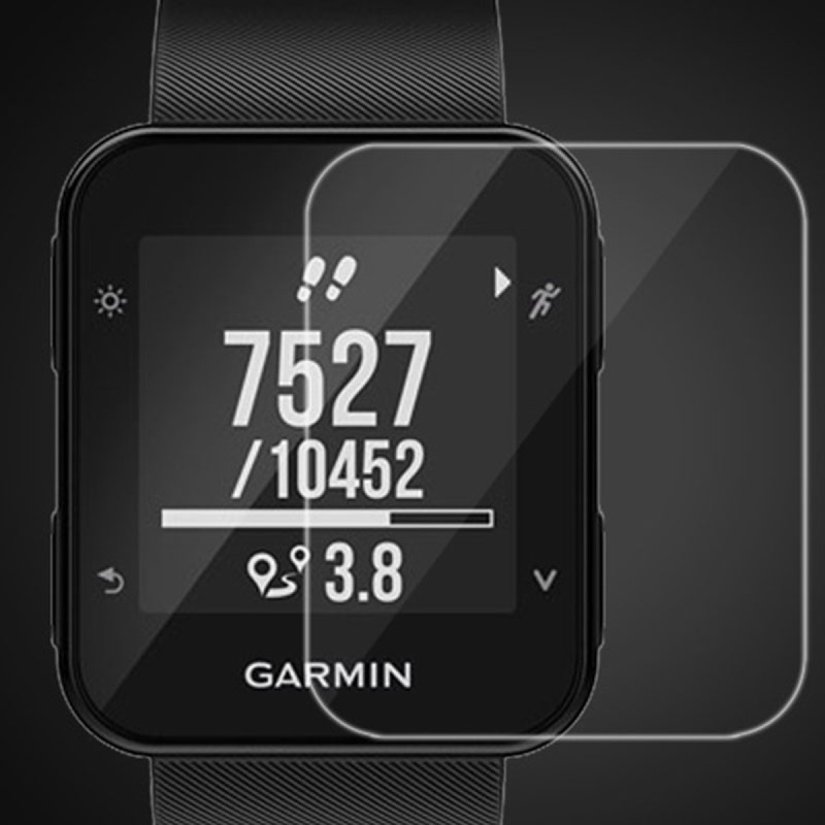 Une montre Garmin avec un protecteur d'écran. La montre affiche des données, et le protecteur est à côté.