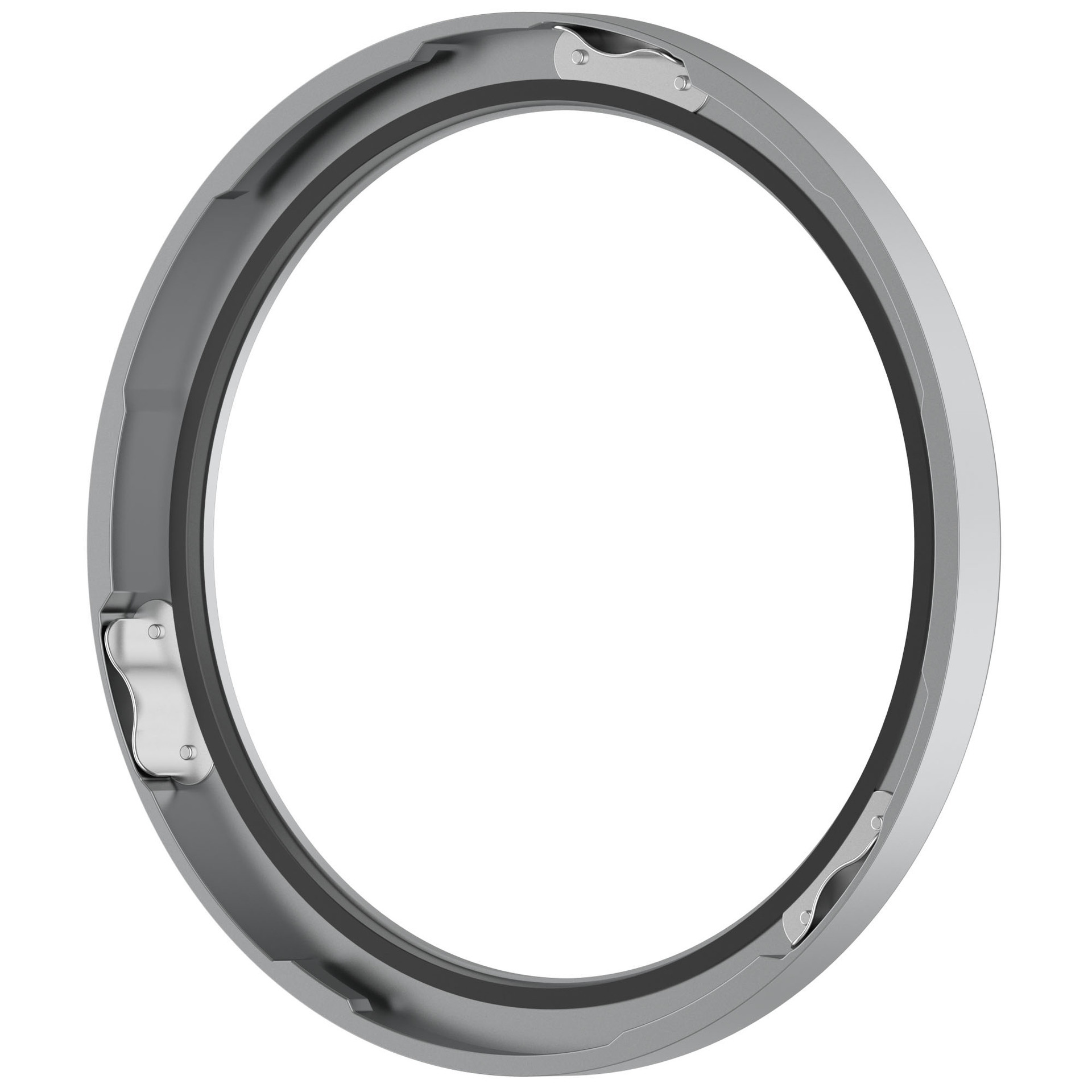 Un anello d'argento. Ha un interno nero e un anello esterno argentato con tre clip argentate.