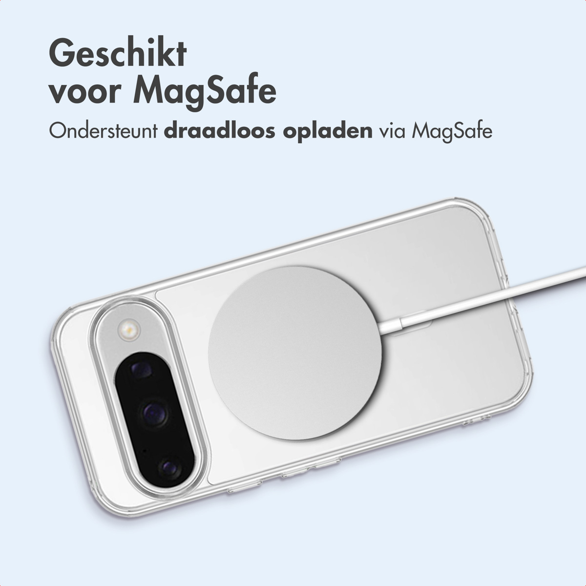 Transparante telefoonhoes met witte oplaadcirkel. Telefoon met kabel aangesloten.