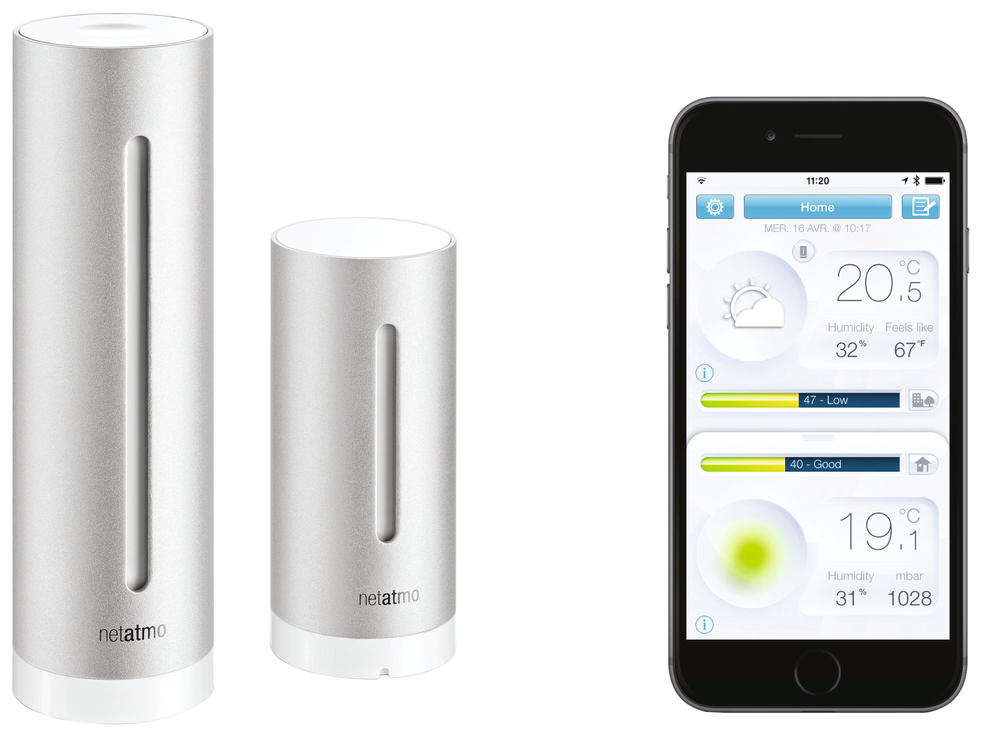 Dwie srebrne stacje pogodowe i smartfon wyświetlający dane pogodowe. Białe tło.