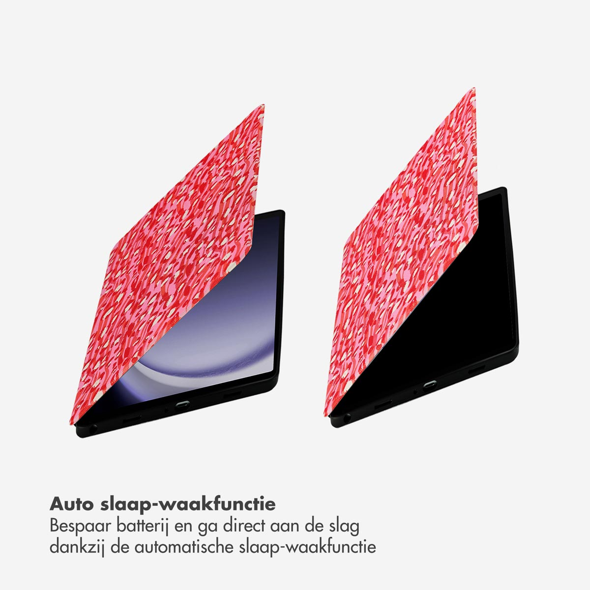 Deux tablettes avec des étuis à motifs. Une ouverte montrant l'écran, l'autre fermée. Design abstrait rouge et rose.