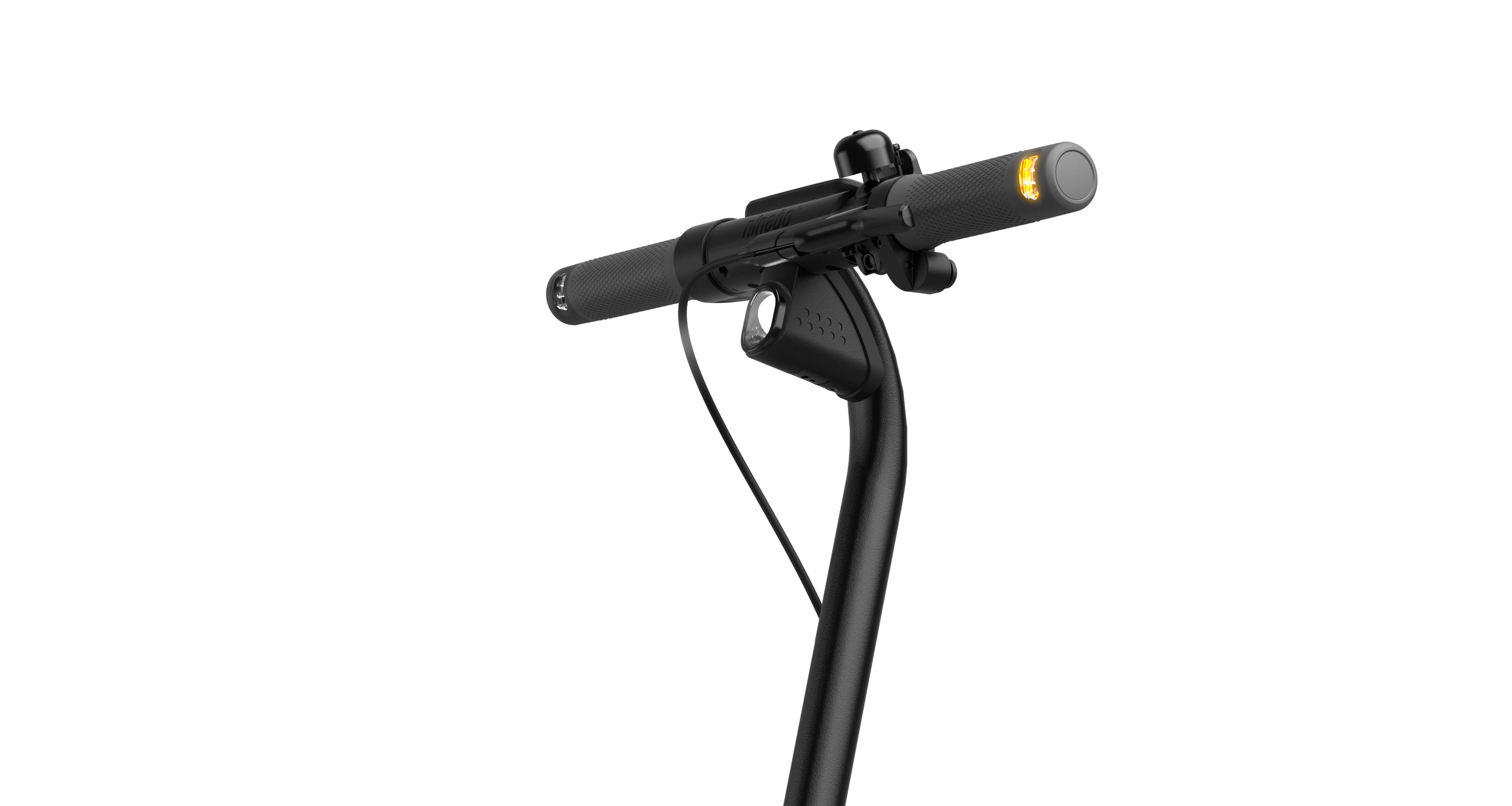 El manillar de un scooter. Hay una luz y una campana, con un fondo negro.