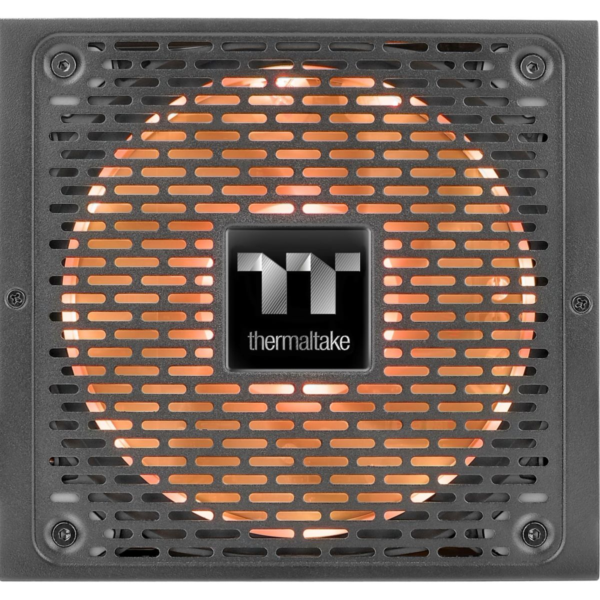 Zbliżenie wentylatora komputera z metalową osłoną z siatki i logo Thermaltake.