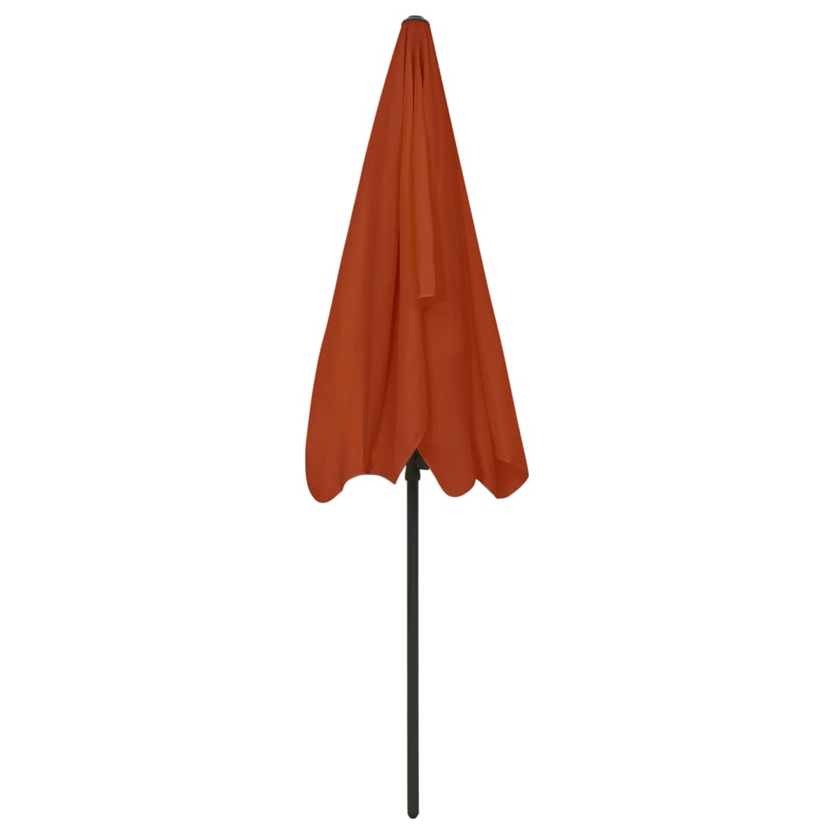 Ein orangefarbener, geschlossener Regenschirm auf einem dunklen Pfahl vor weißem Hintergrund.