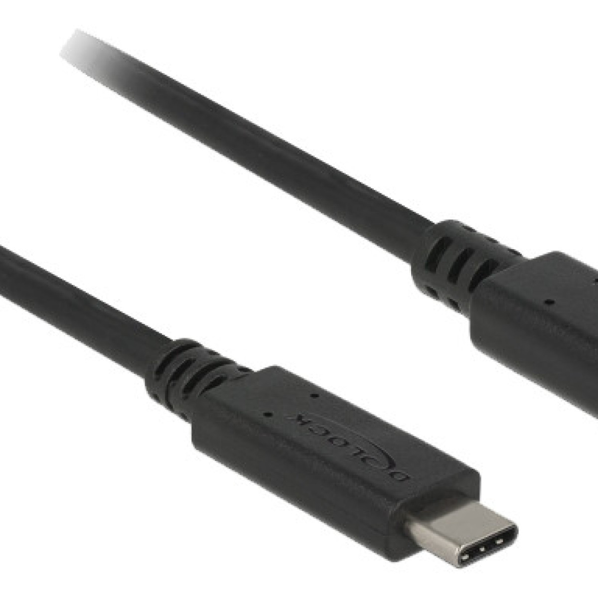 Twee zwarte USB-C-kabels met connectoren aan het uiteinde. De connectoren zijn zwart en zilver.