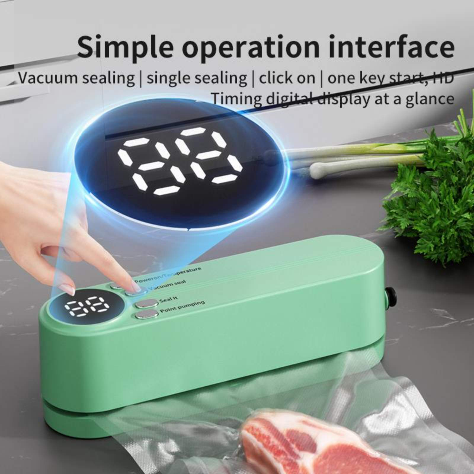 Ein grünes Vakuumiergerät mit digitaler Anzeige. Eine Hand drückt die Verschluss-Taste.